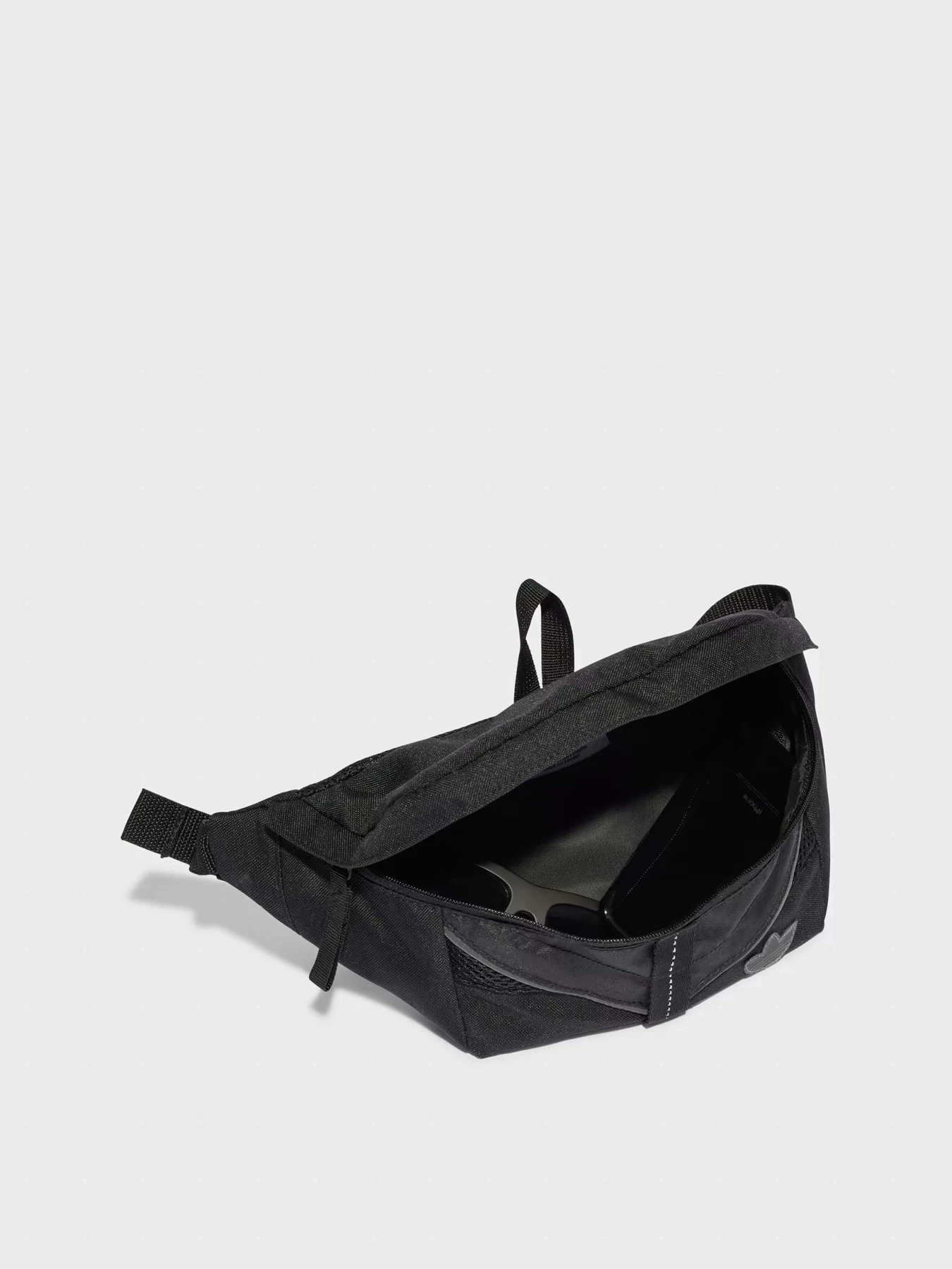 Сумки Adidas Originals модель IM1137 Сумки Adidas Originals модель IM1137 Фото