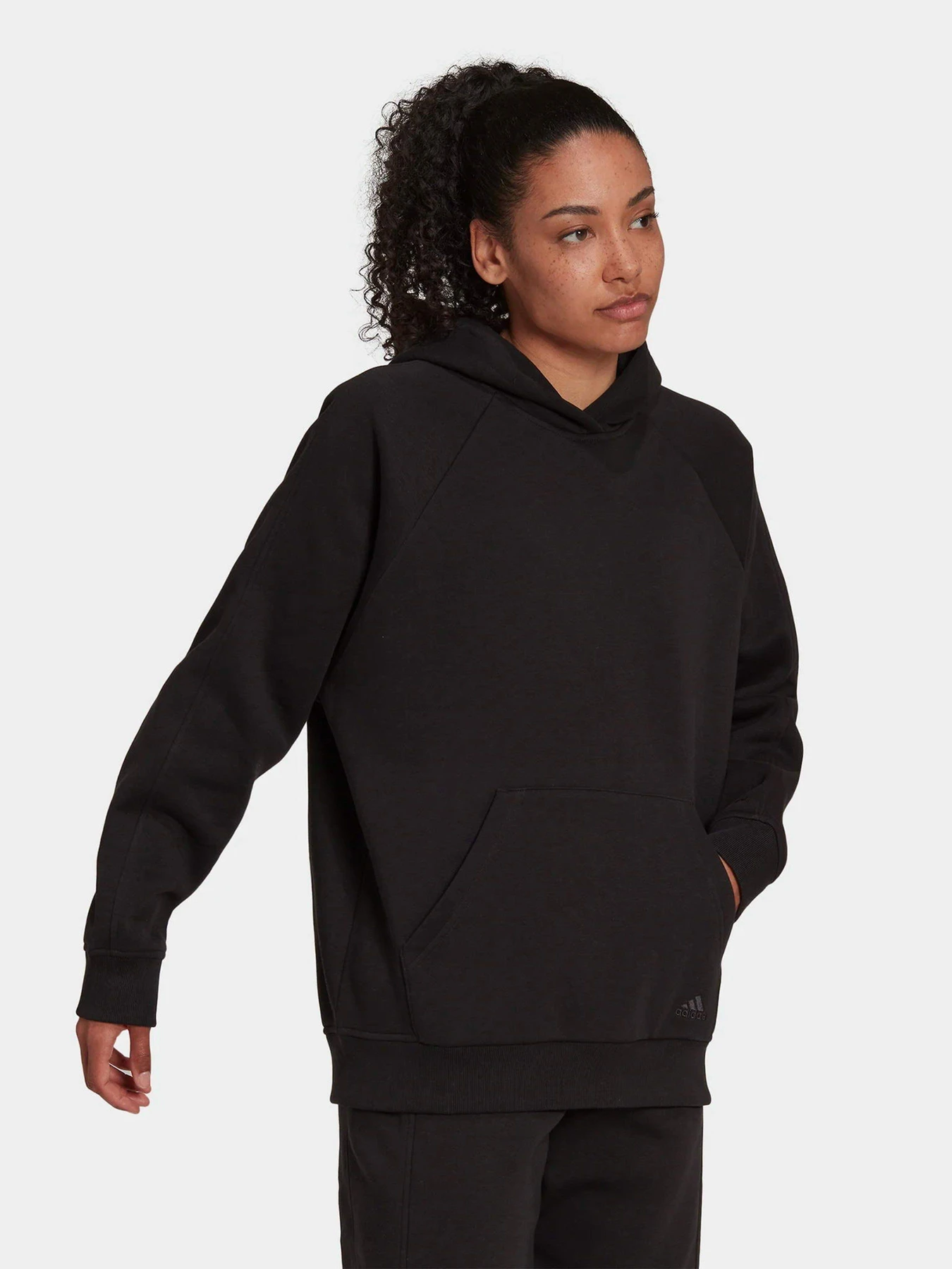 Худи и свитшоты Adidas adidas ALL SZN Fleece Boyfriend модель HC8823 Худи и свитшоты Adidas adidas ALL SZN Fleece Boyfriend модель HC8823 Фото