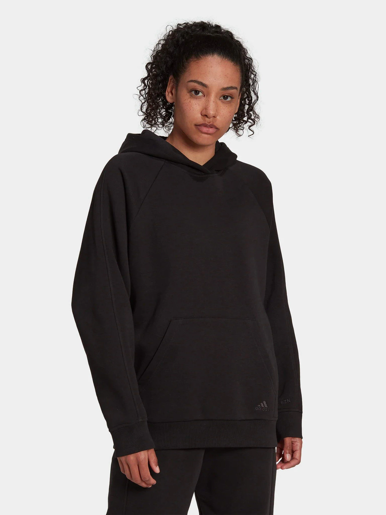 Худи и свитшоты Adidas adidas ALL SZN Fleece Boyfriend модель HC8823 Худи и свитшоты Adidas adidas ALL SZN Fleece Boyfriend модель HC8823 Фото