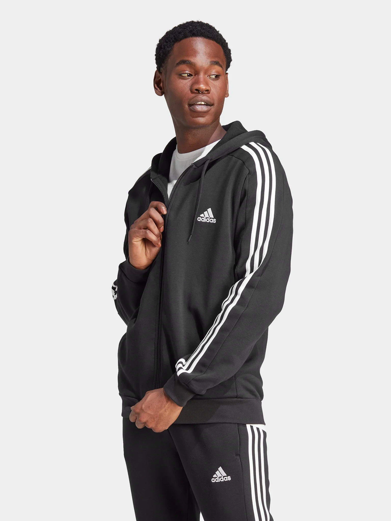 Худи и свитшоты Adidas Essentials Fleece 3-Stripes Full-Zip модель IB4029 Худи и свитшоты Adidas Essentials Fleece 3-Stripes Full-Zip модель IB4029 Фото
