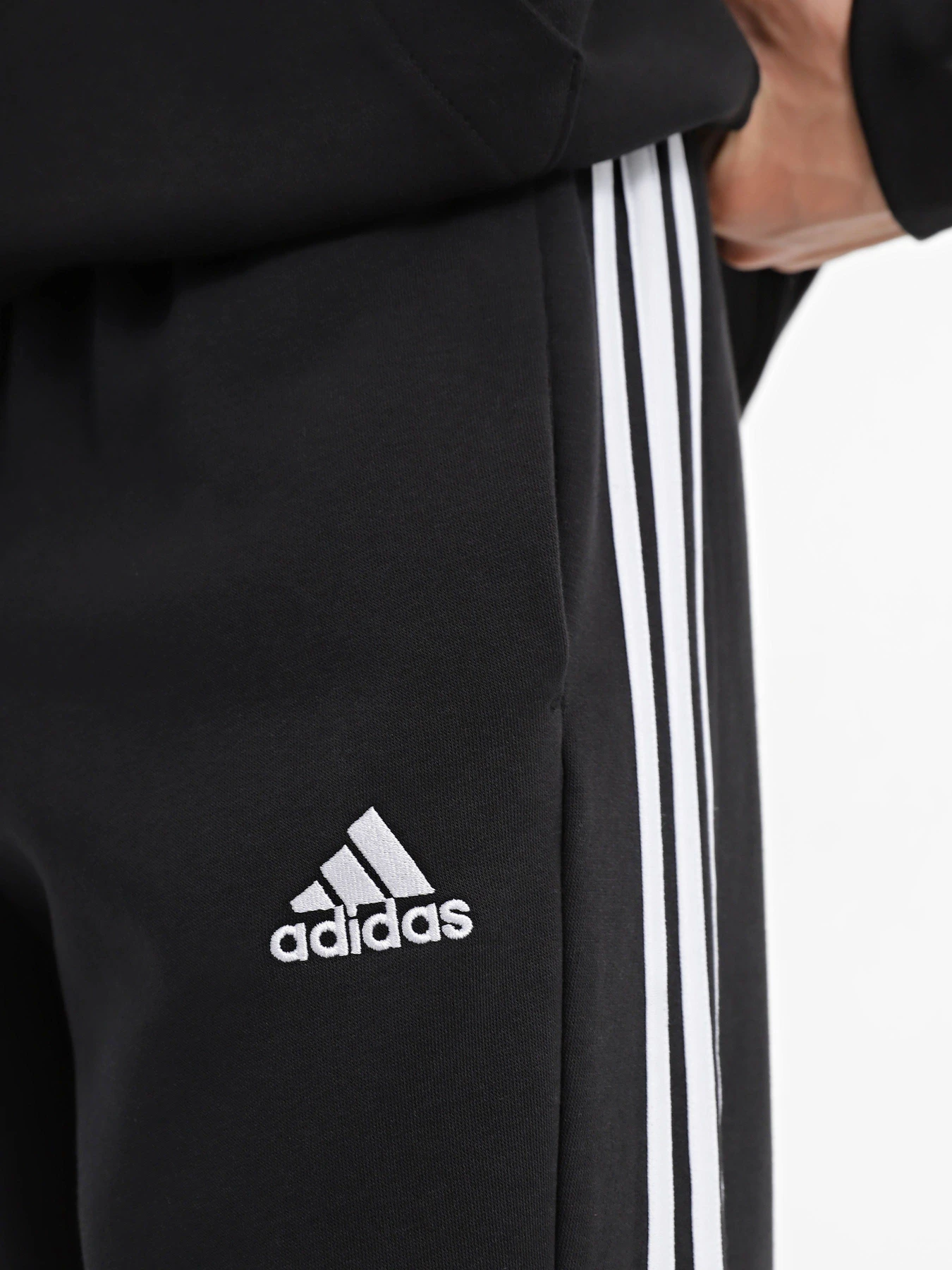 Брюки Adidas ESSENTIALS FLEECE 3-STRIPES TA модель IB4038 Фото