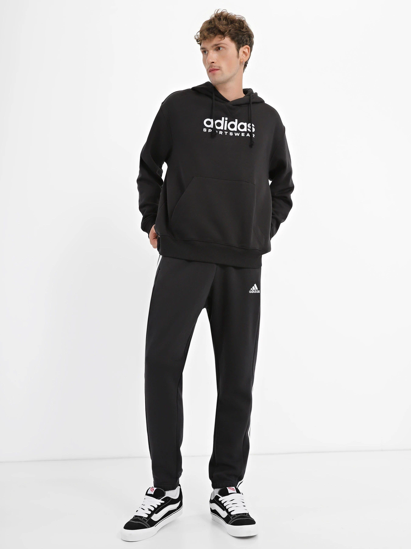 Худи и свитшоты Adidas All SZN Fleece Graphic модель IC9771 Худи и свитшоты Adidas All SZN Fleece Graphic модель IC9771 Фото