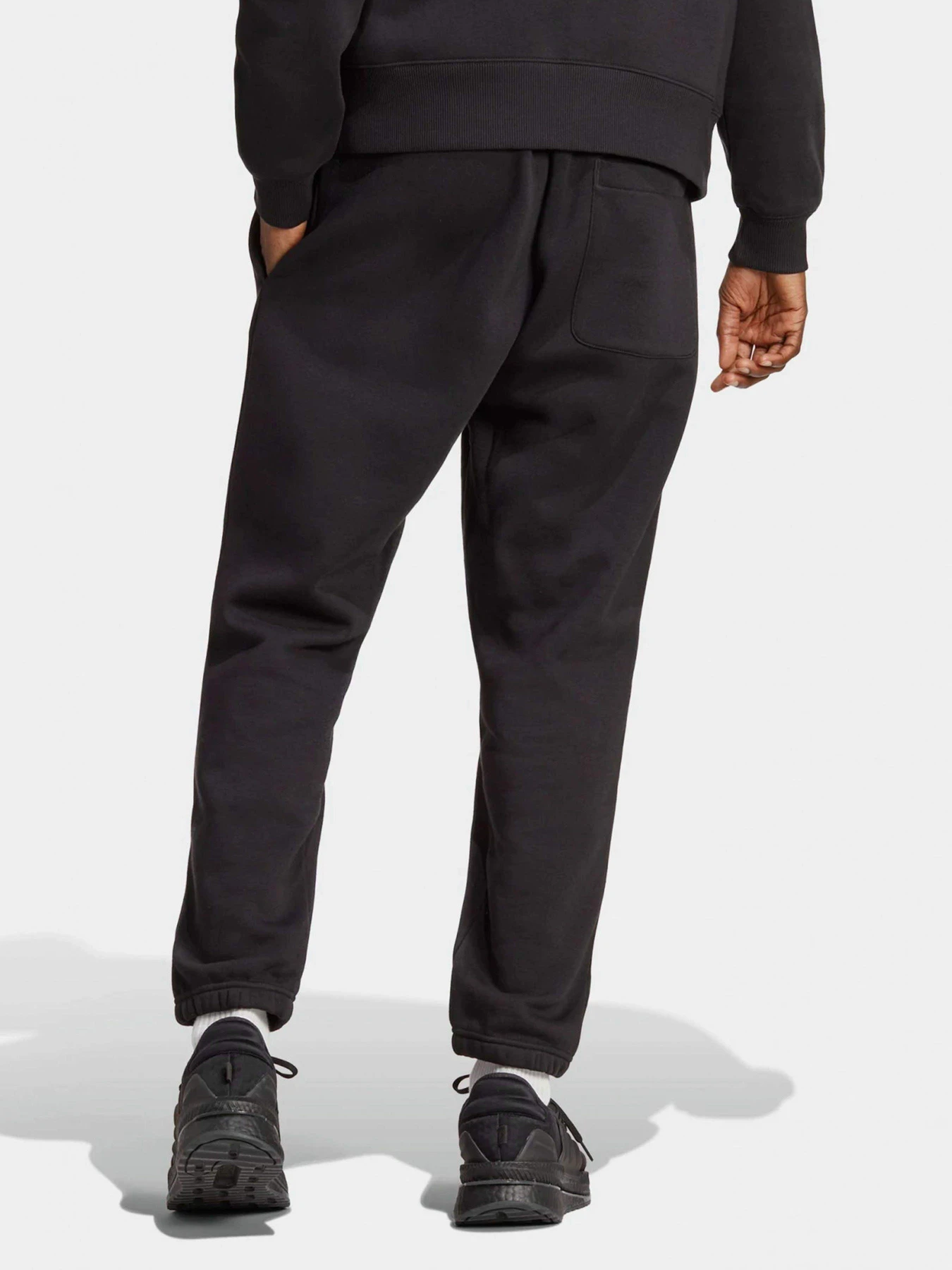 Брюки Adidas All SZN Fleece Graphic модель IC9787 Брюки Adidas All SZN Fleece Graphic модель IC9787 Фото