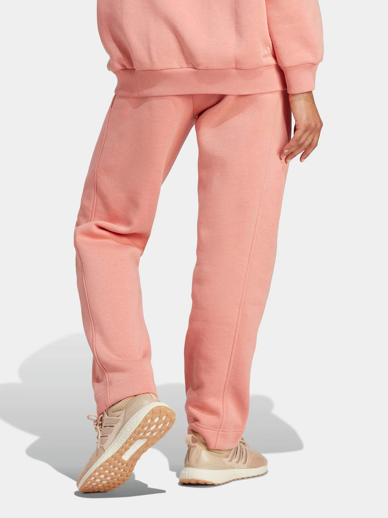 Брюки Adidas All SZN Fleece Graphic модель IL3239 Брюки Adidas All SZN Fleece Graphic модель IL3239 Фото