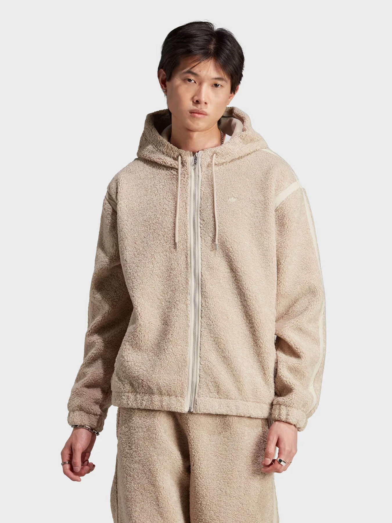 Худи и свитшоты Adidas Premium Essentials Fleece Originals модель IM4441 Худи и свитшоты Adidas Premium Essentials Fleece Originals модель IM4441 Фото