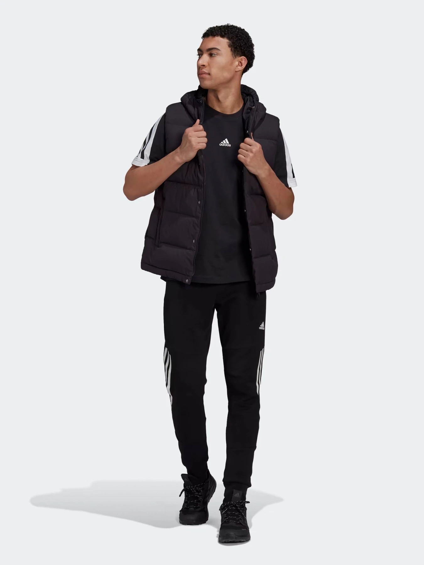 Куртки и дубленки Adidas Helionic Hooded Down модель HG6277 Фото