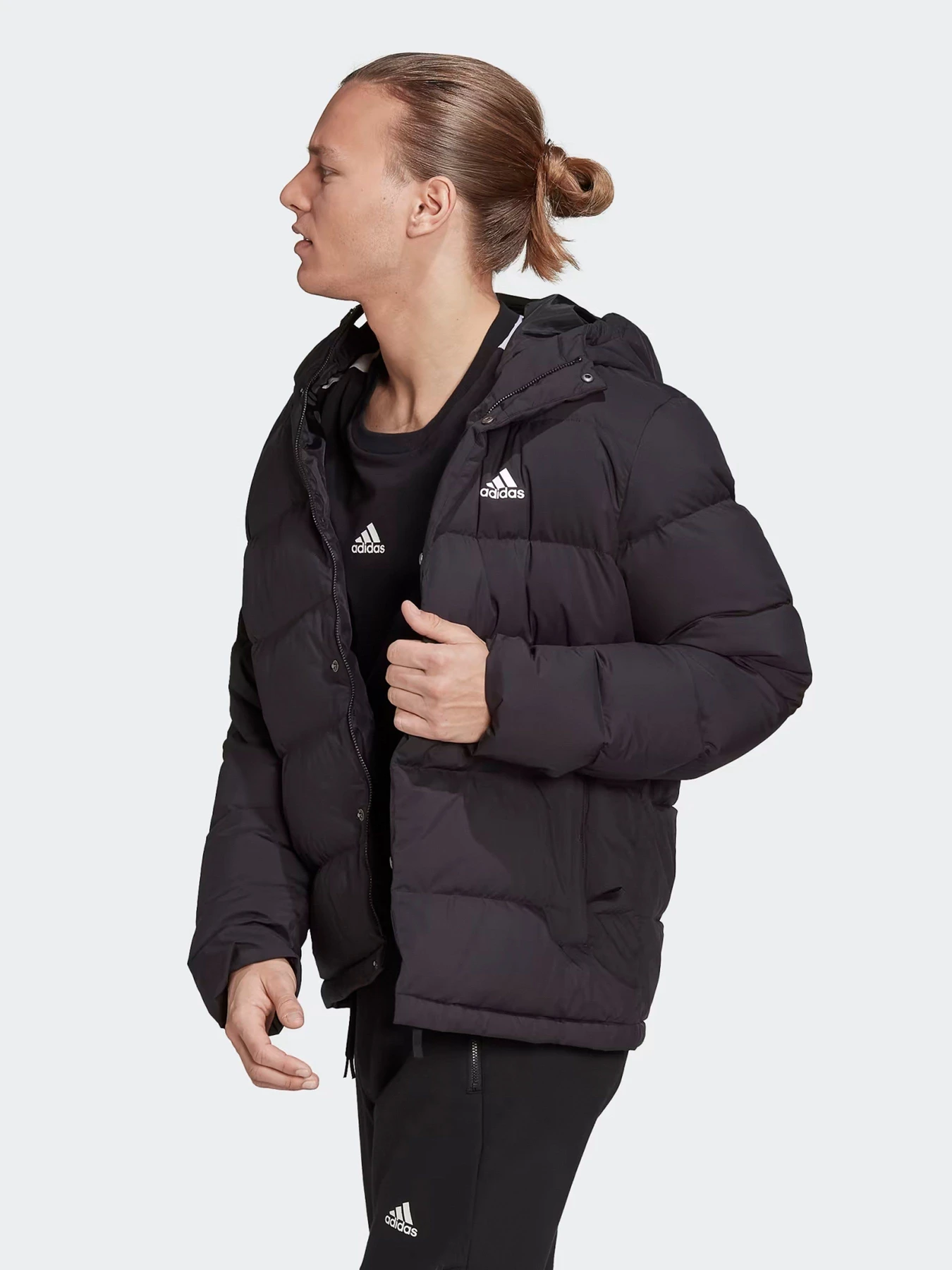 Куртки и дубленки Adidas Helionic Sportswear модель HG8751 Куртки и дубленки Adidas Helionic Sportswear модель HG8751 Фото