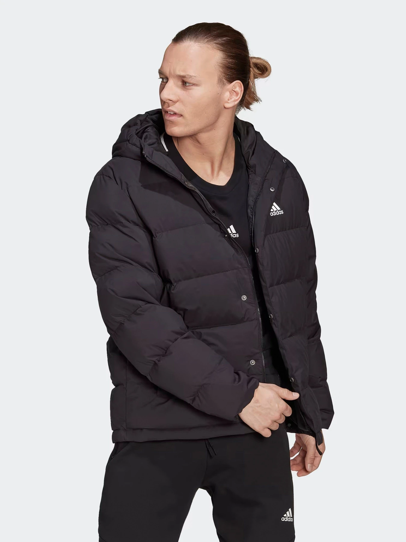 Куртки и дубленки Adidas Helionic Sportswear модель HG8751 Куртки и дубленки Adidas Helionic Sportswear модель HG8751 Фото