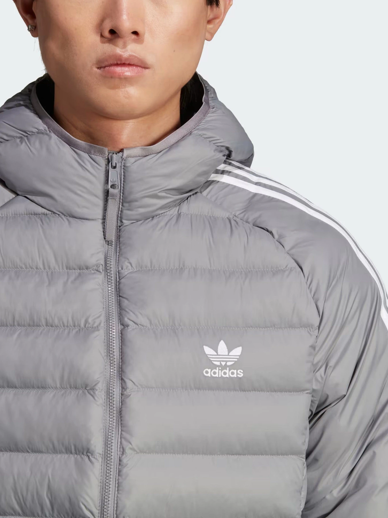 Куртки и дубленки Adidas Padded Hooded Puffer модель HZ0689 Куртки и дубленки Adidas Padded Hooded Puffer модель HZ0689 Фото