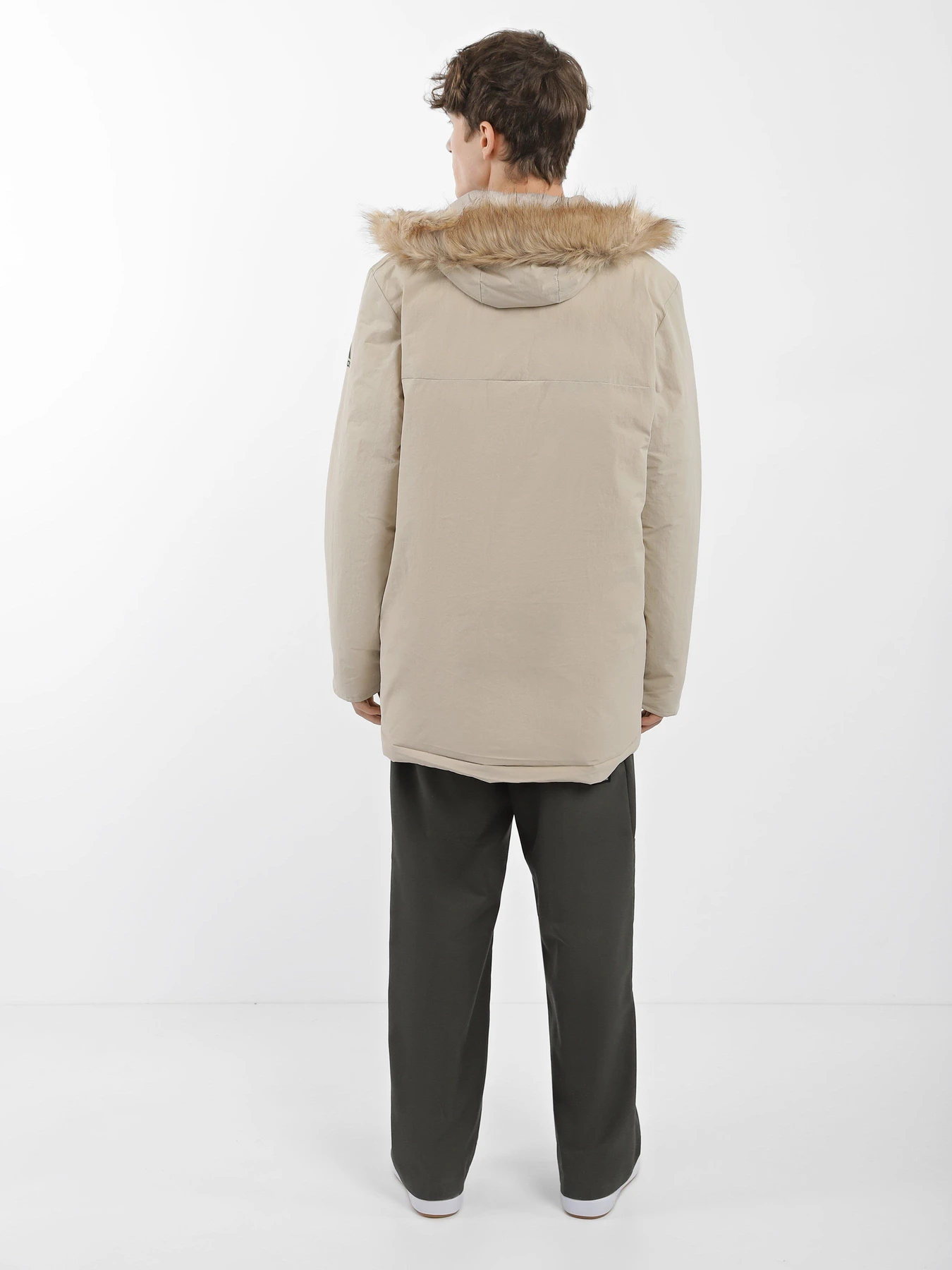 Куртки та дублянки Adidas Hooded Fur модель HZ8482 Куртки та дублянки Adidas Hooded Fur модель HZ8482 Фото