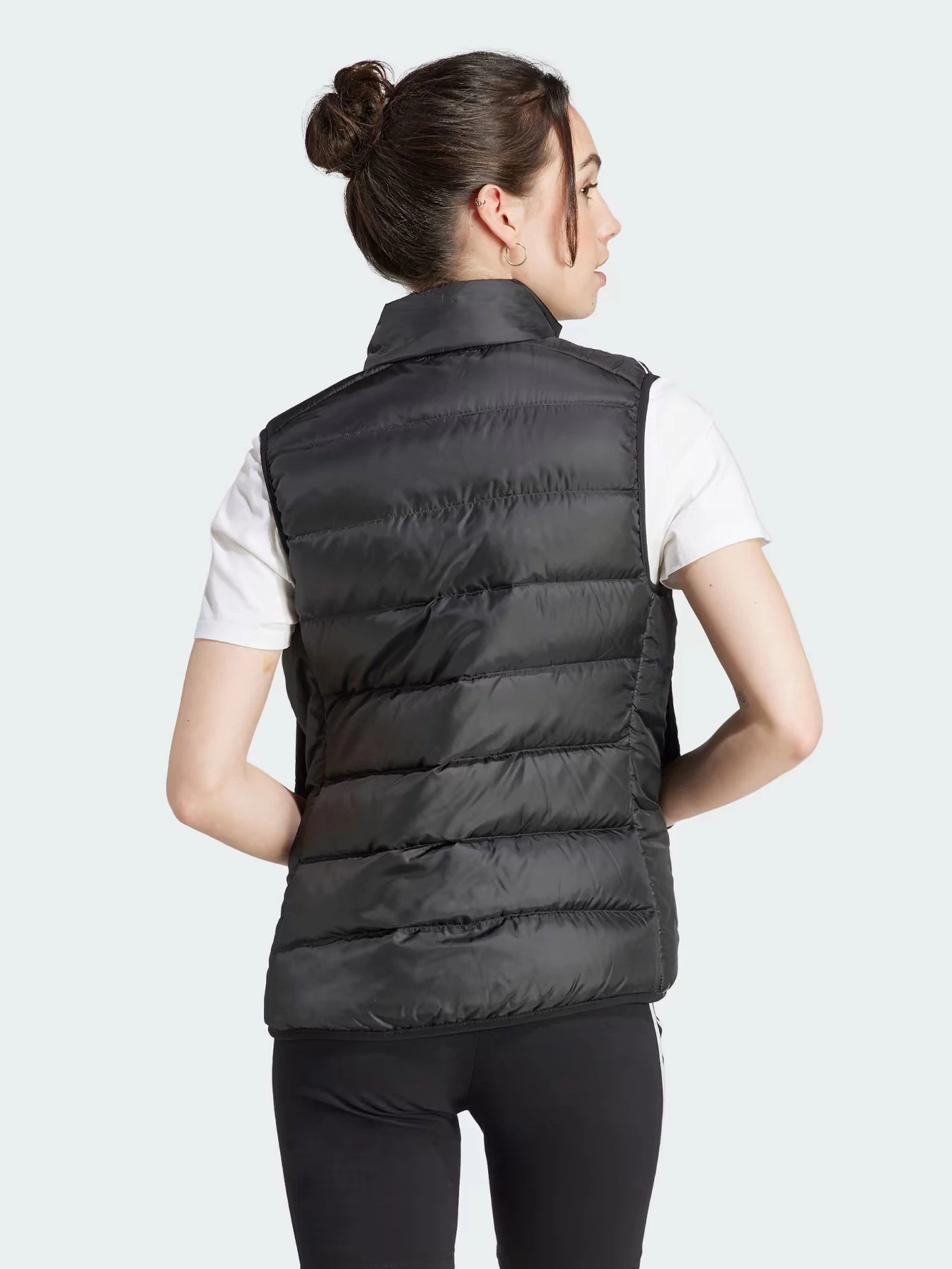 Куртки и дубленки Adidas Essentials 3 Stripes Light Down модель HZ8484 Куртки и дубленки Adidas Essentials 3 Stripes Light Down модель HZ8484 Фото