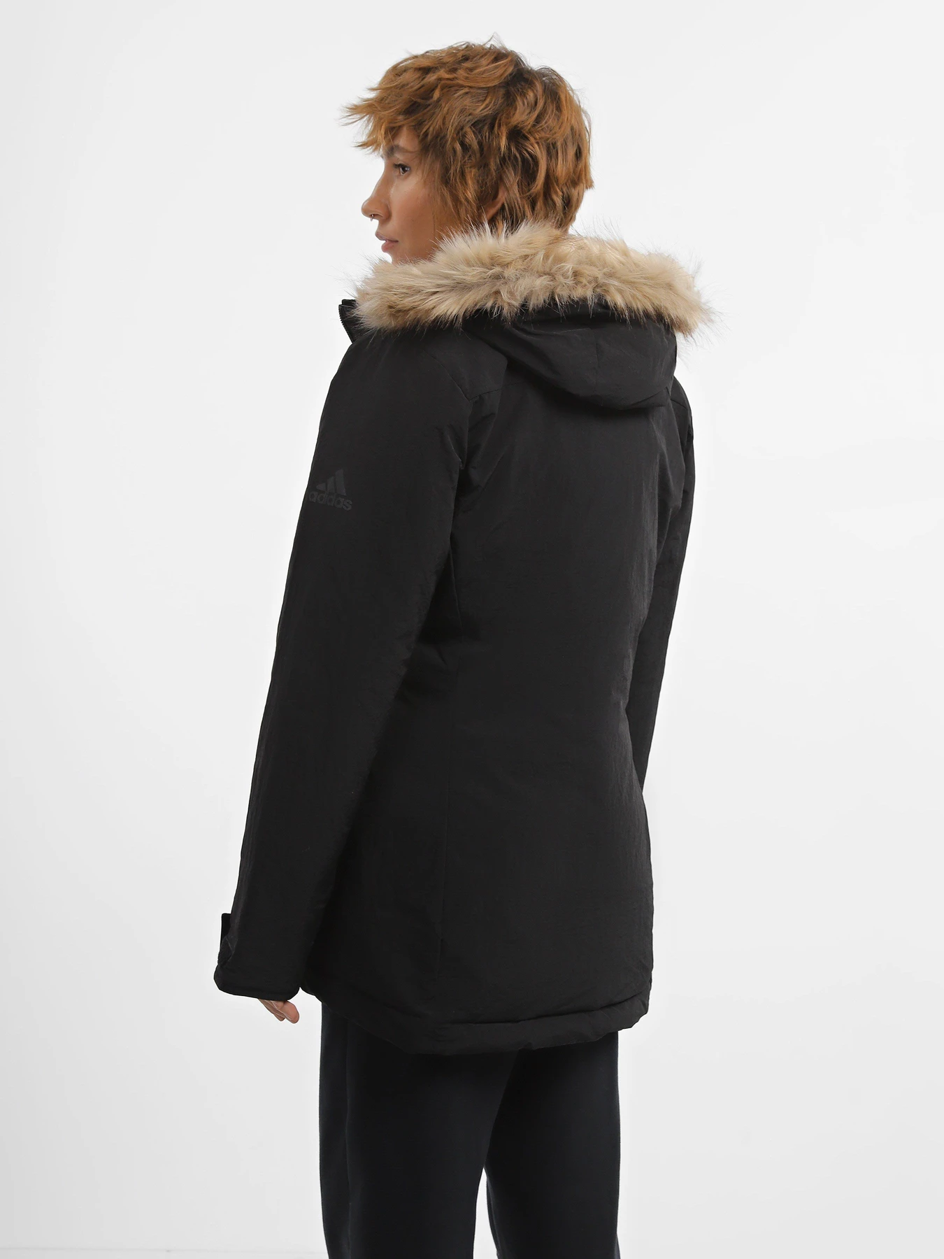 Куртки и дубленки Adidas Hooded Fur модель IJ8260 Куртки и дубленки Adidas Hooded Fur модель IJ8260 Фото