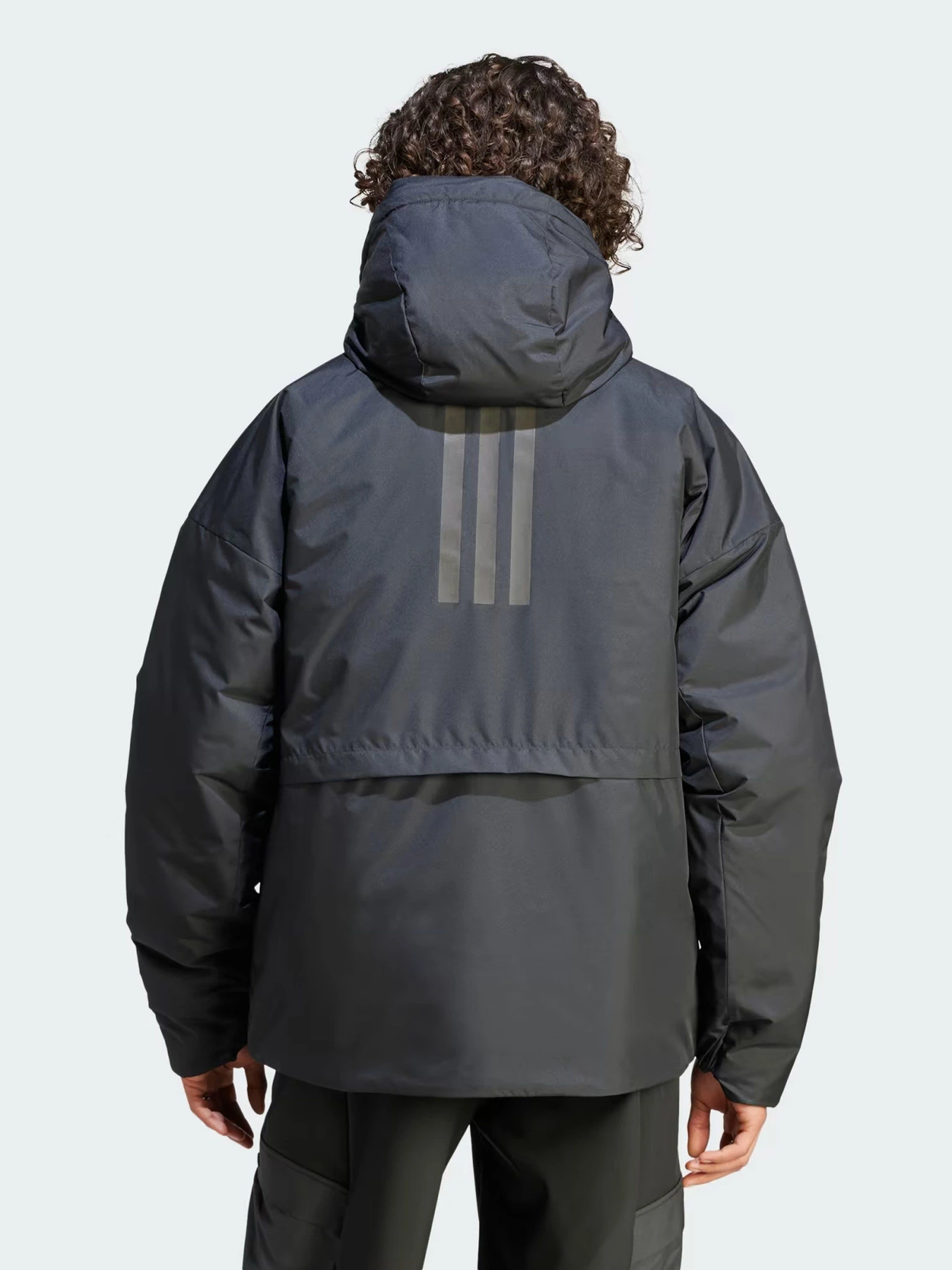 Куртки и дубленки Adidas Traveer Insulated модель IK3136 Фото