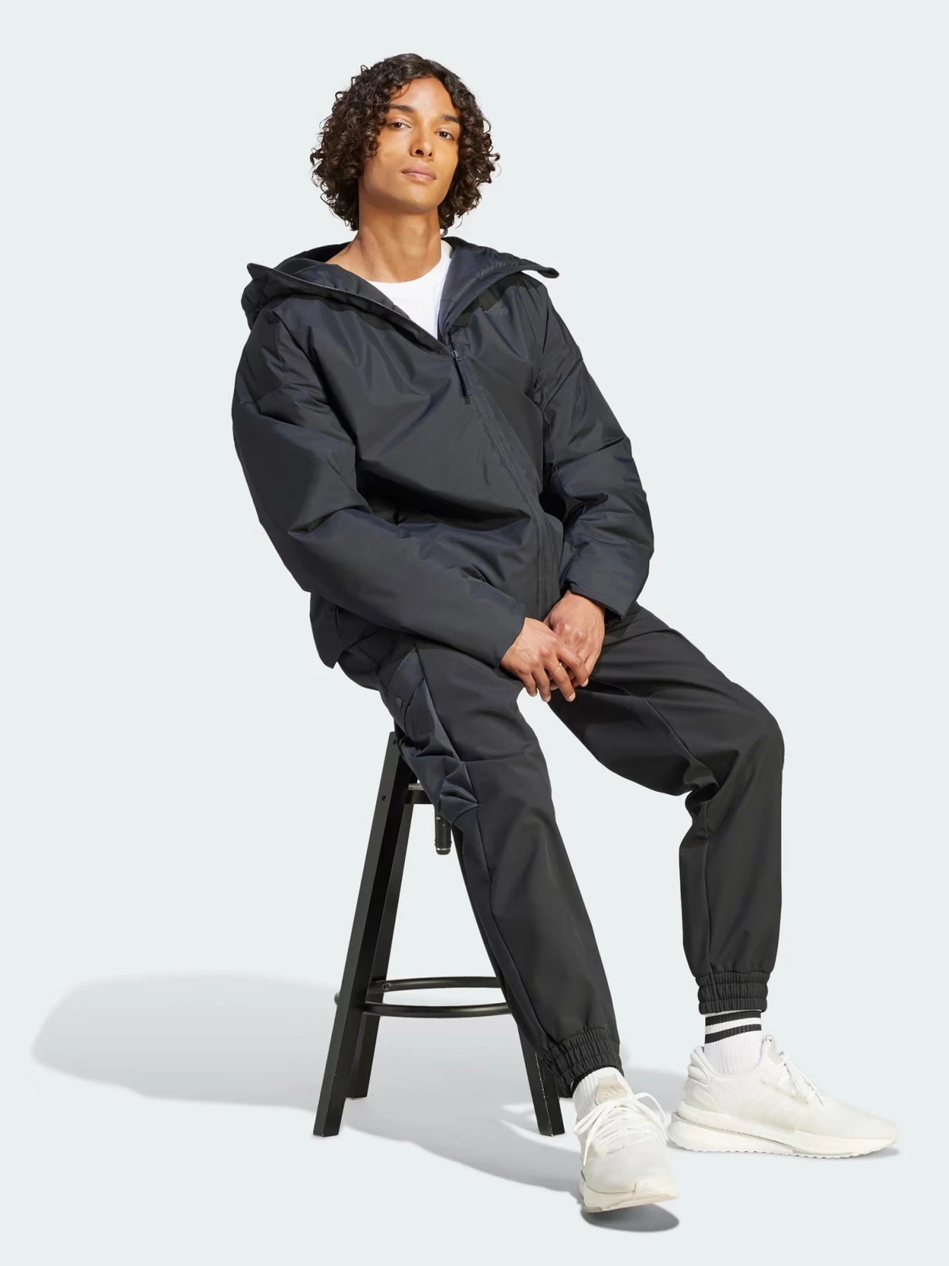 Куртки и дубленки Adidas Traveer Insulated модель IK3136 Фото