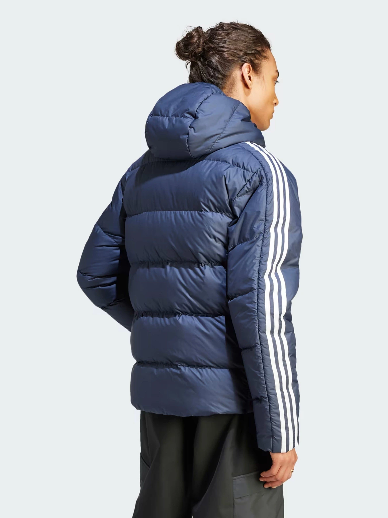 Куртки и дубленки Adidas Essentials Midweight Down модель IK3213 Фото