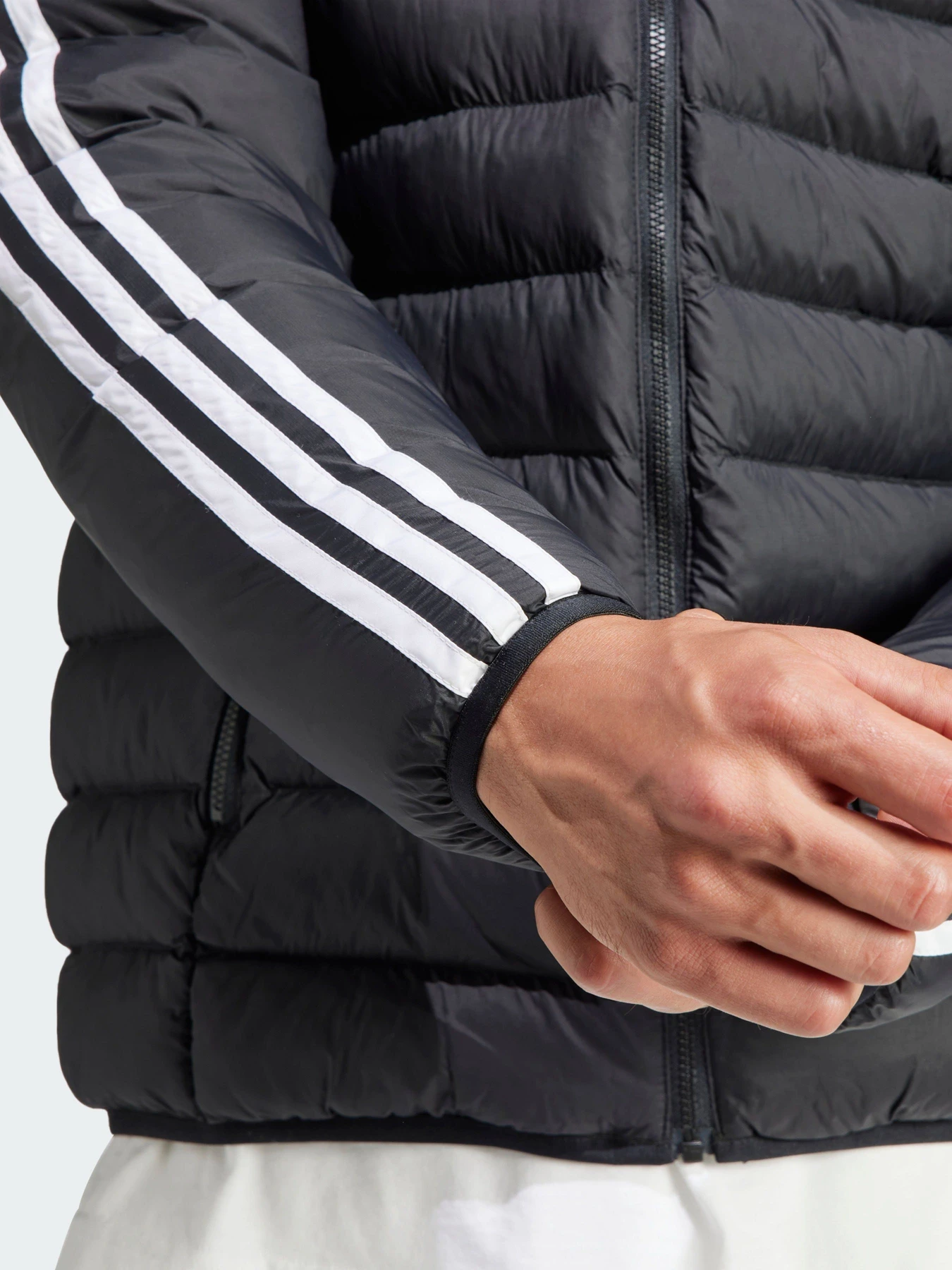 Куртки та дублянки Adidas Padded Hooded Puffer Originals модель IL2563 Куртки та дублянки Adidas Padded Hooded Puffer Originals модель IL2563 Фото