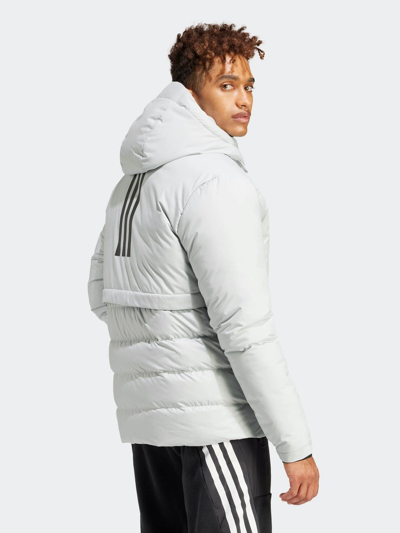 Куртки и дубленки Adidas Traveer COLD.RDY Sportswear модель IK3138 Куртки и дубленки Adidas Traveer COLD.RDY Sportswear модель IK3138 Фото