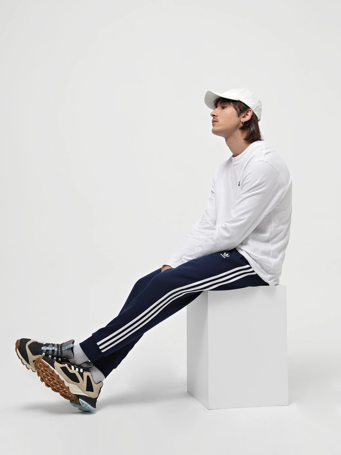 Брюки Adidas Classics 3-Stripes модель IB1418 Брюки Adidas Classics 3-Stripes модель IB1418 Фото