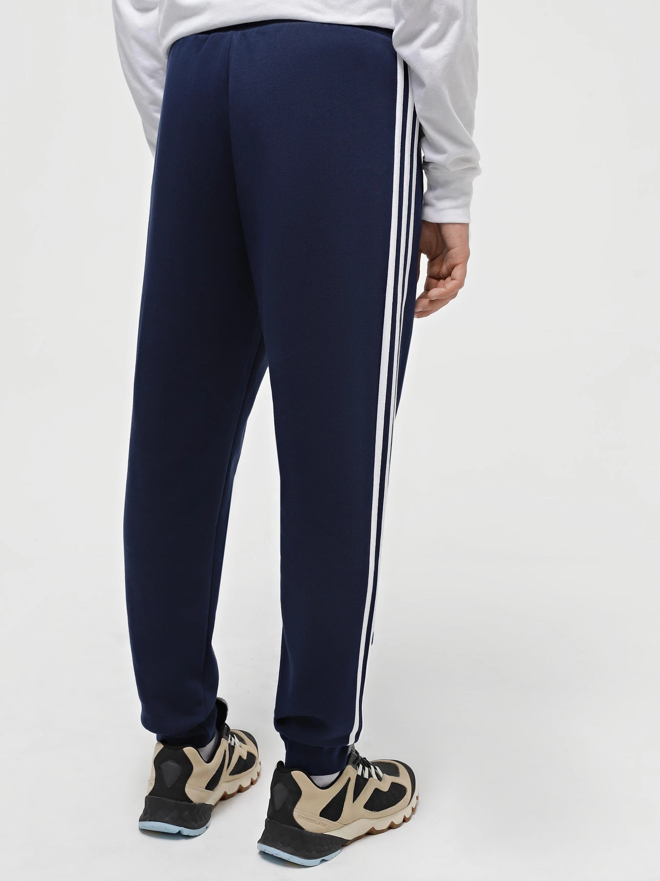Брюки Adidas Classics 3-Stripes модель IB1418 Брюки Adidas Classics 3-Stripes модель IB1418 Фото