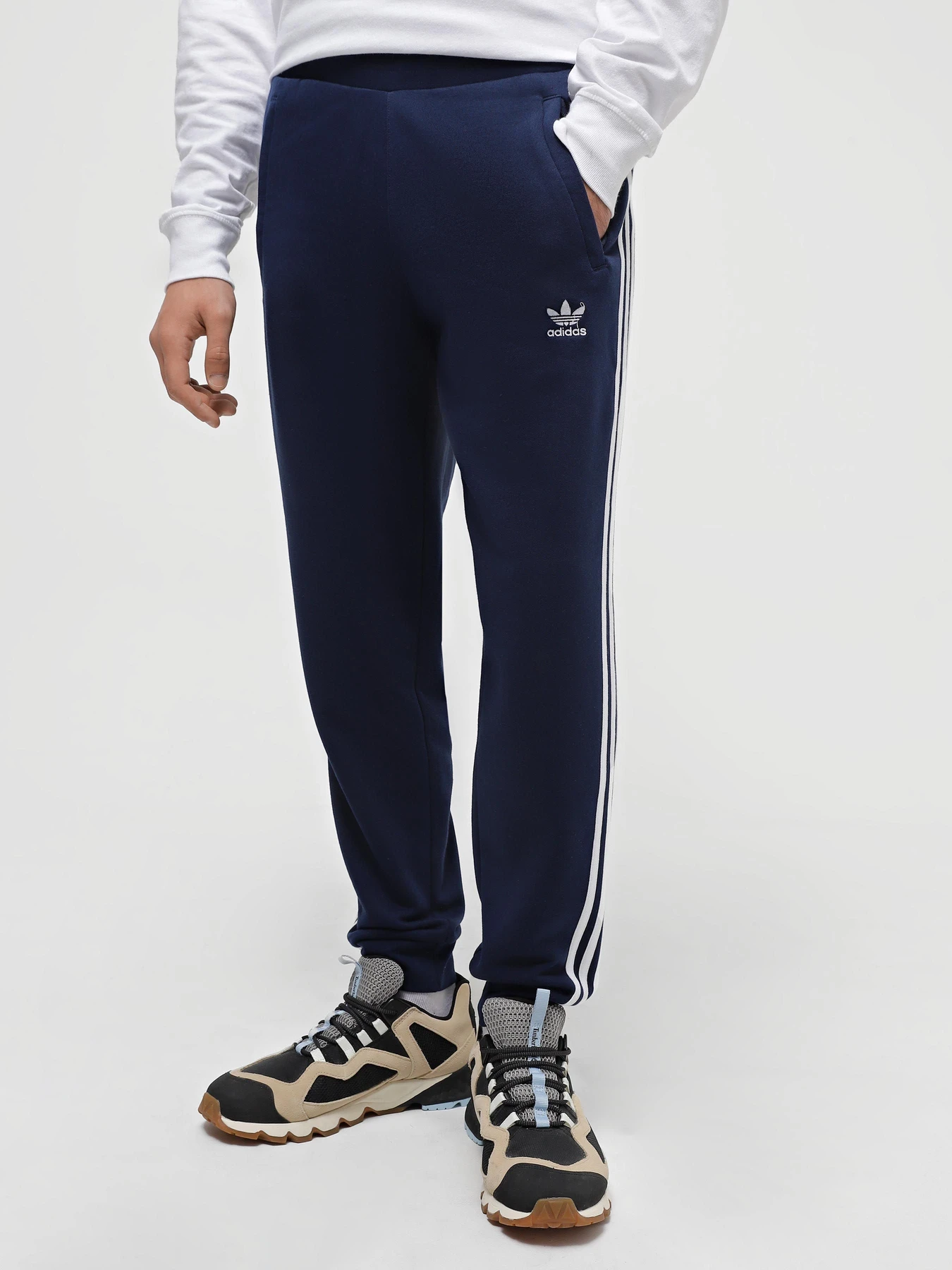 Брюки Adidas Classics 3-Stripes модель IB1418 Брюки Adidas Classics 3-Stripes модель IB1418 Фото