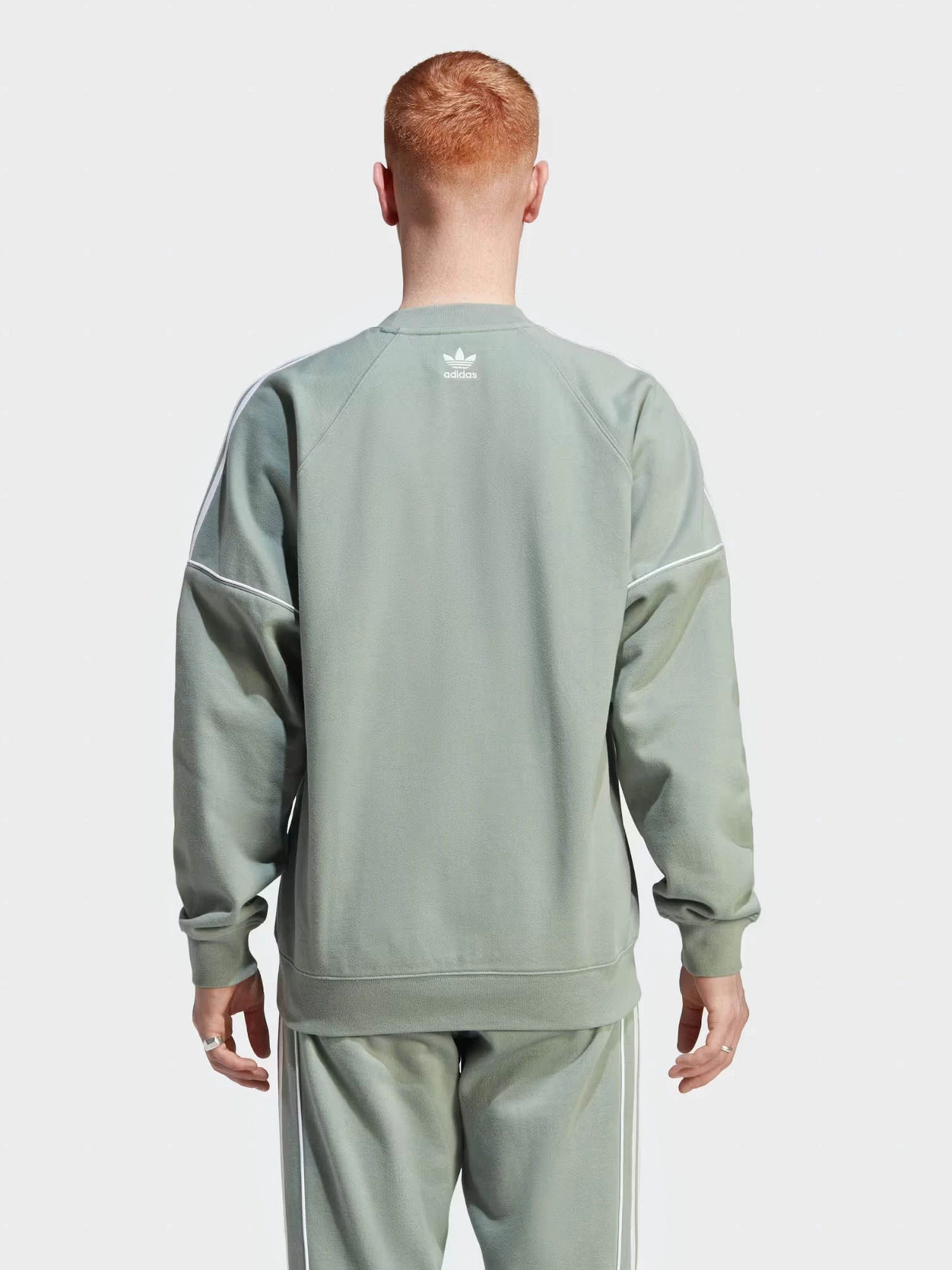 Худі та світшоти Adidas Rekive Crew модель IB8696 Худі та світшоти Adidas Rekive Crew модель IB8696 Фото