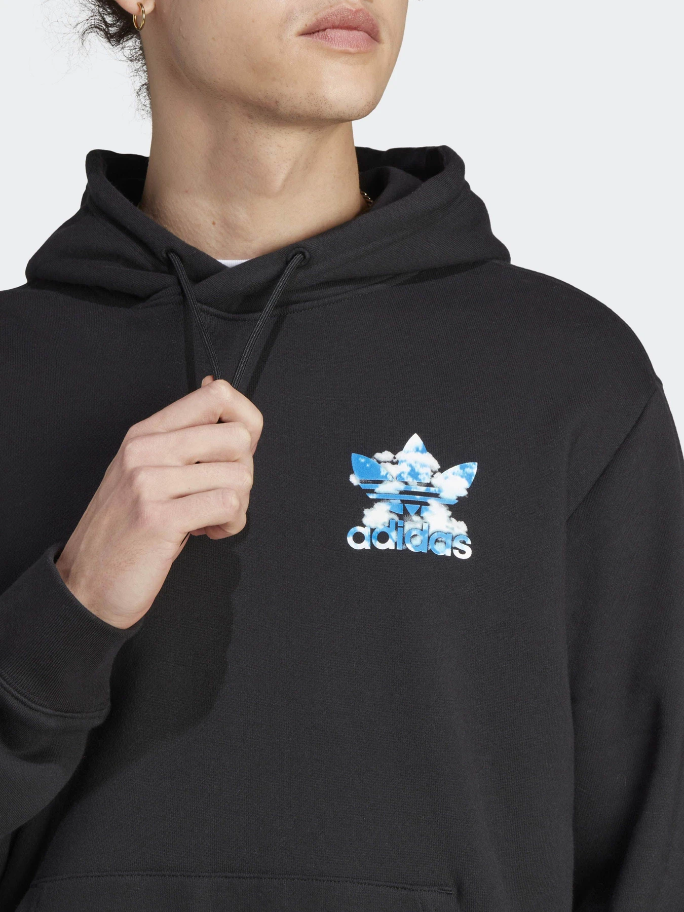 Худи и свитшоты Adidas Graphics Cloudy Trefoil Originals модель II8168 Худи и свитшоты Adidas Graphics Cloudy Trefoil Originals модель II8168 Фото