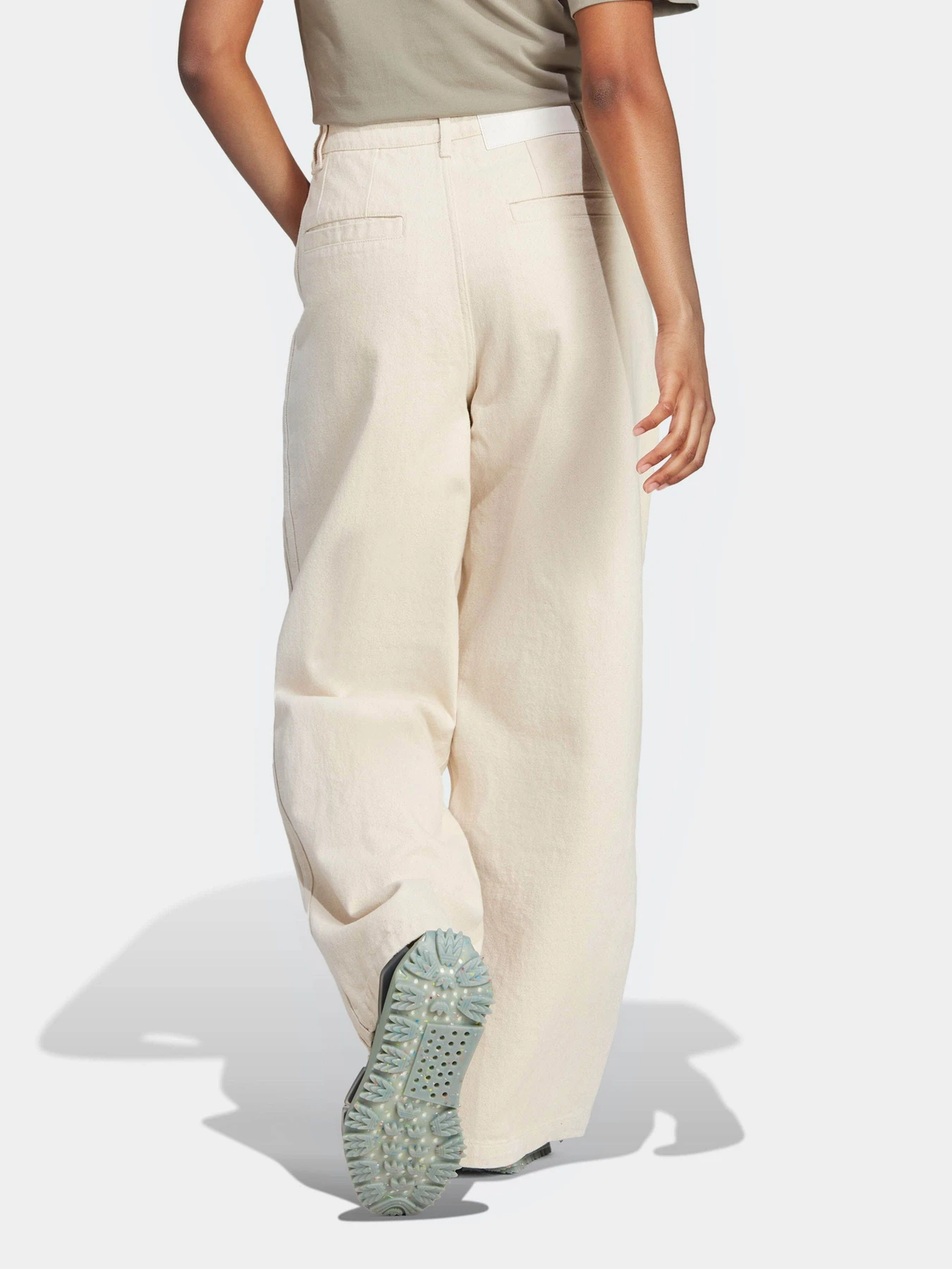 Джинсы Adidas Originals X KSENIASCHNAIDER модель IJ6622 Джинсы Adidas Originals X KSENIASCHNAIDER модель IJ6622 Фото