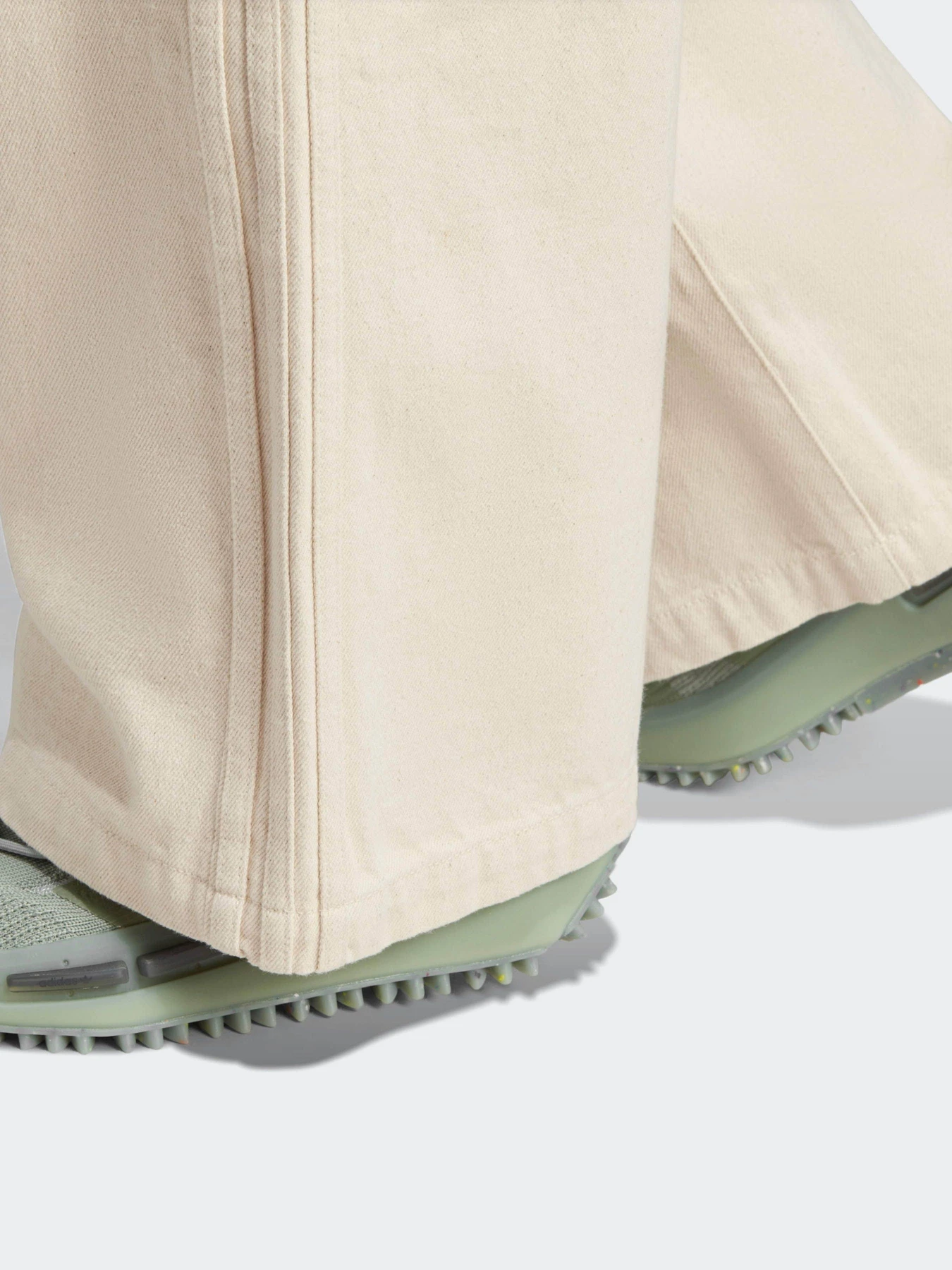 Джинсы Adidas Originals X KSENIASCHNAIDER модель IJ6622 Джинсы Adidas Originals X KSENIASCHNAIDER модель IJ6622 Фото