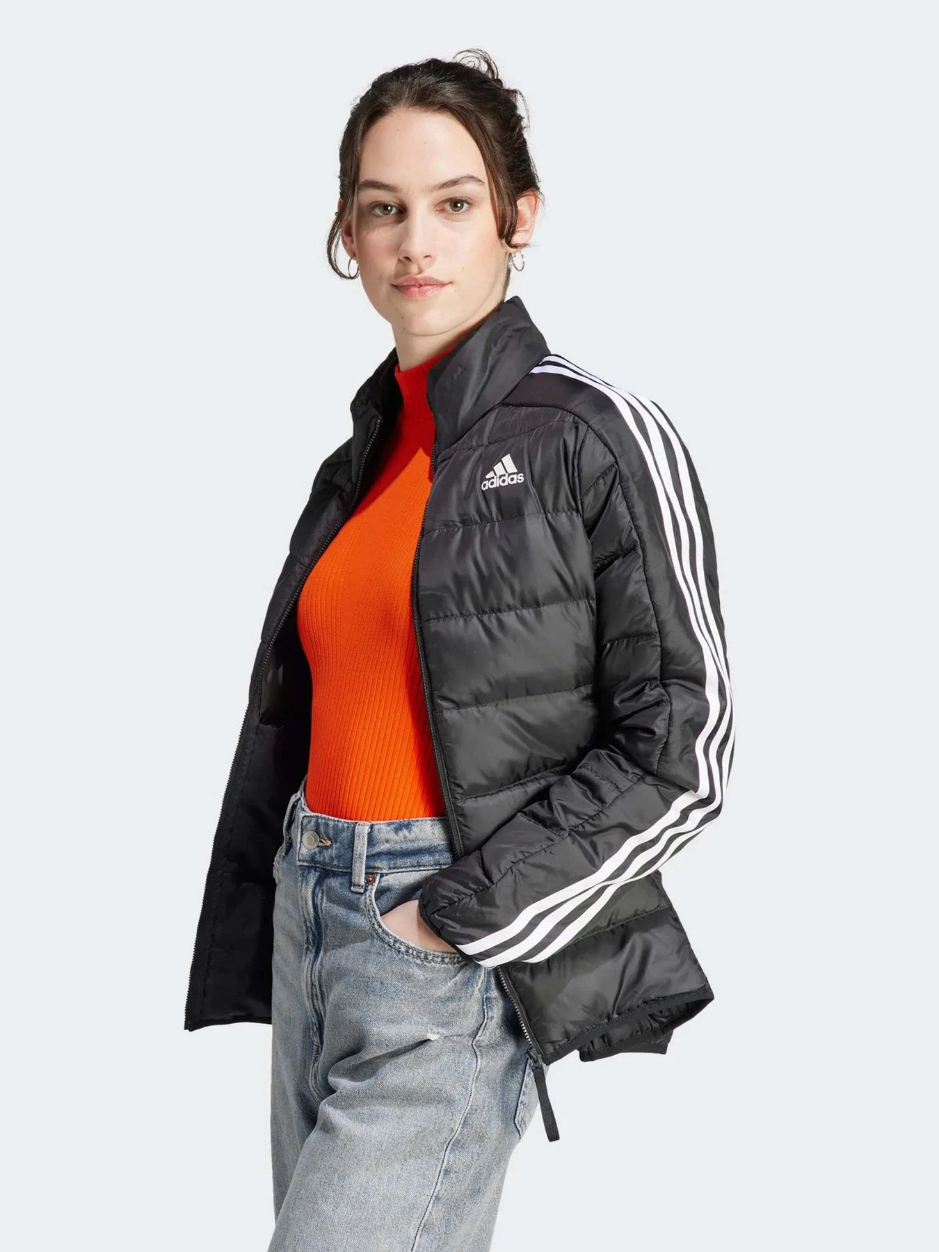 Куртки та дублянки Adidas Essentials 3-Stripes Light Down модель HZ5726 Куртки та дублянки Adidas Essentials 3-Stripes Light Down модель HZ5726 Фото
