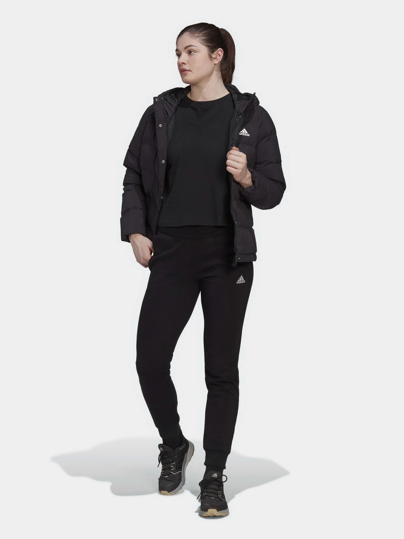 Куртки и дубленки Adidas Helionic Sportswear модель HG8747 Фото