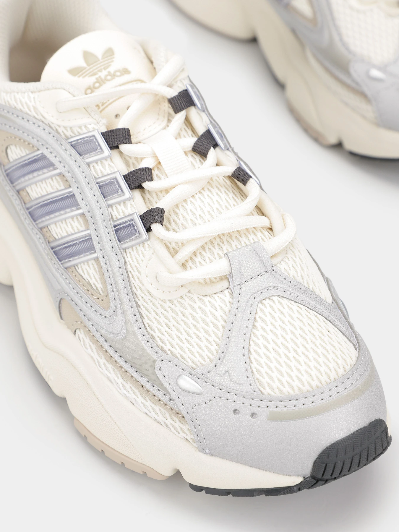 Кроссовки Adidas OZMILLEN модель IE5841 Фото