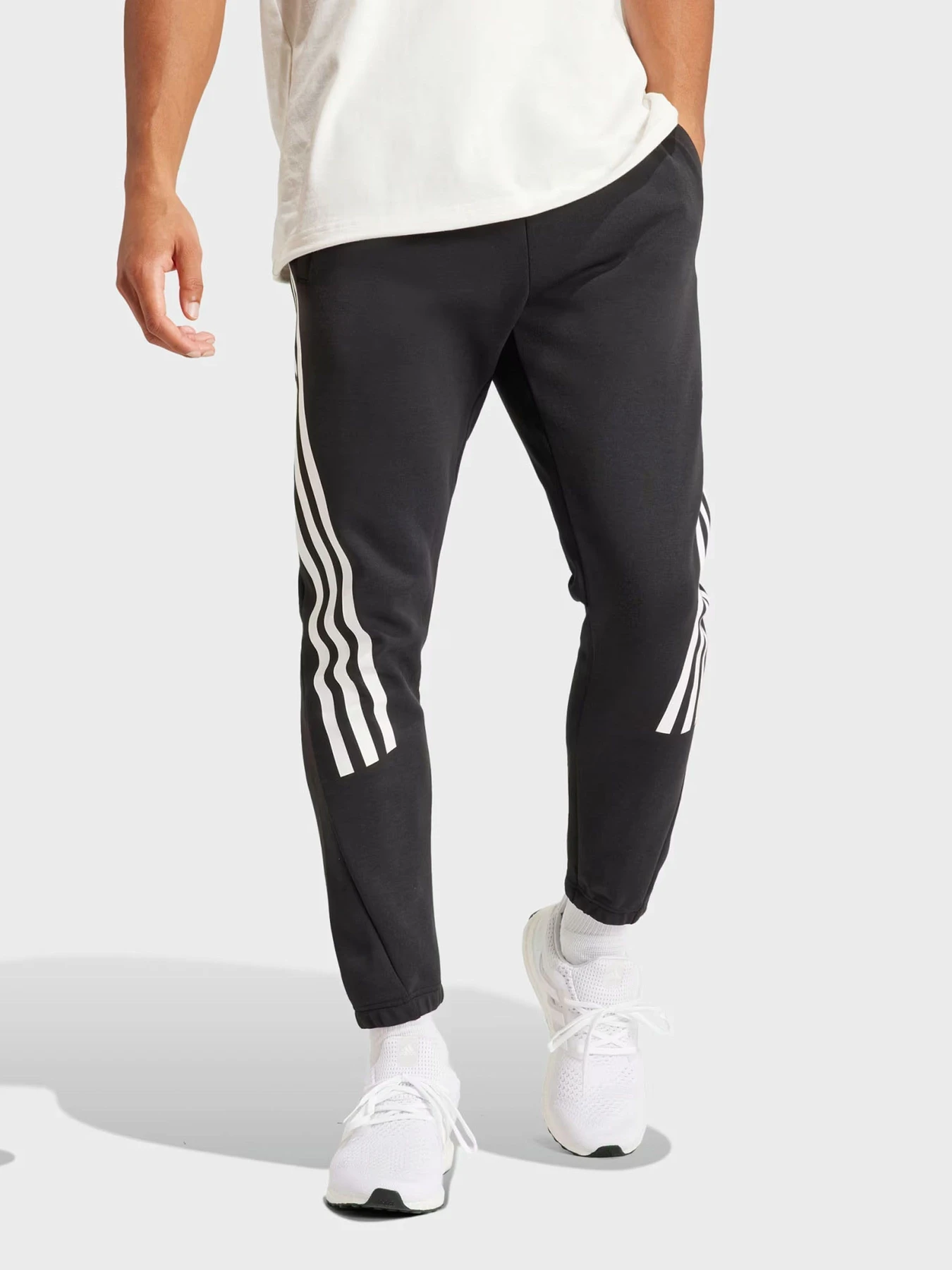 Брюки Adidas FUTURE ICONS 3-STRIPES модель IN3310 Брюки Adidas FUTURE ICONS 3-STRIPES модель IN3310 Фото
