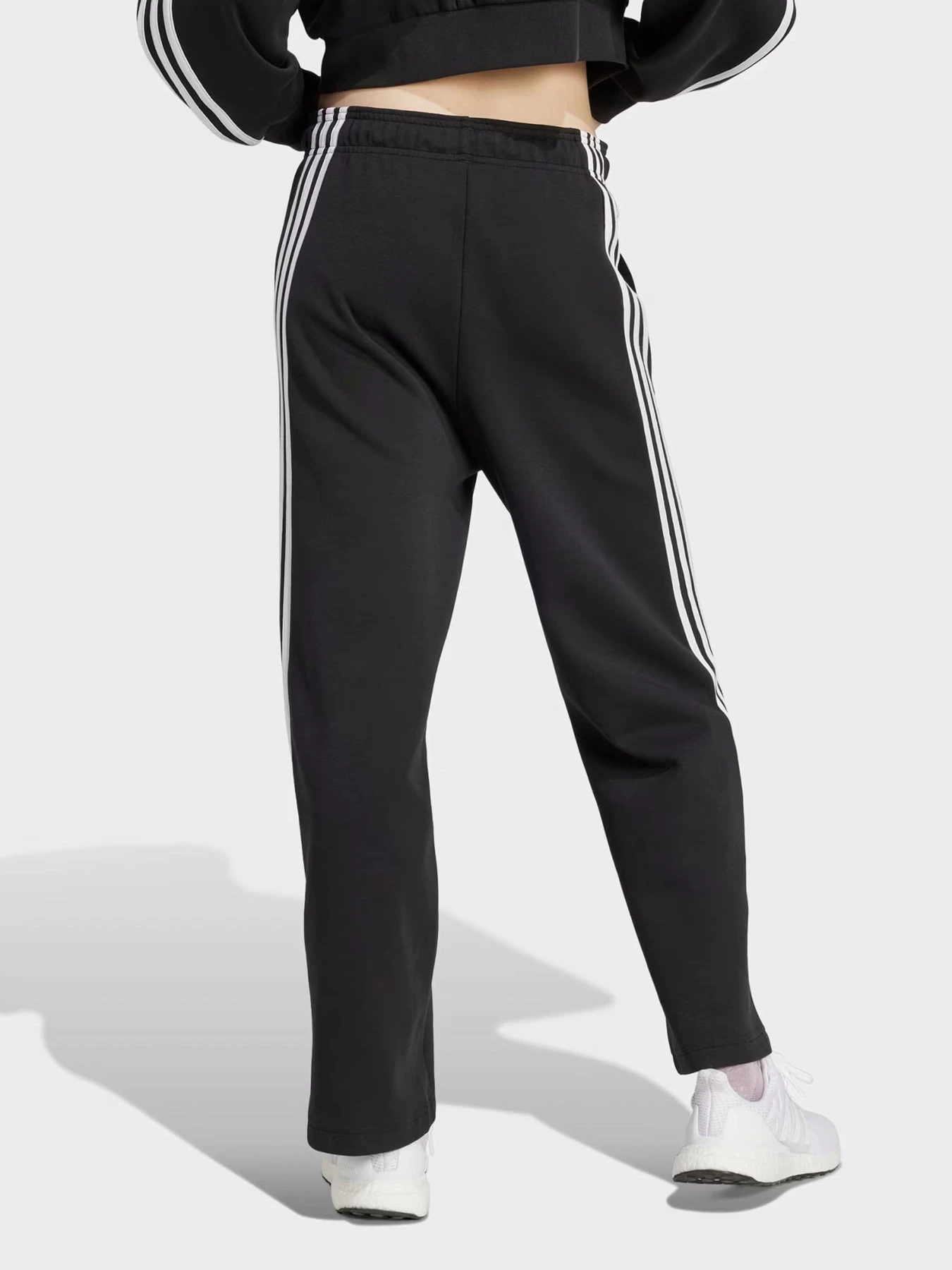 Брюки Adidas FUTURE ICONS 3-STRIPES OPEN HE модель IN9474 Брюки Adidas FUTURE ICONS 3-STRIPES OPEN HE модель IN9474 Фото