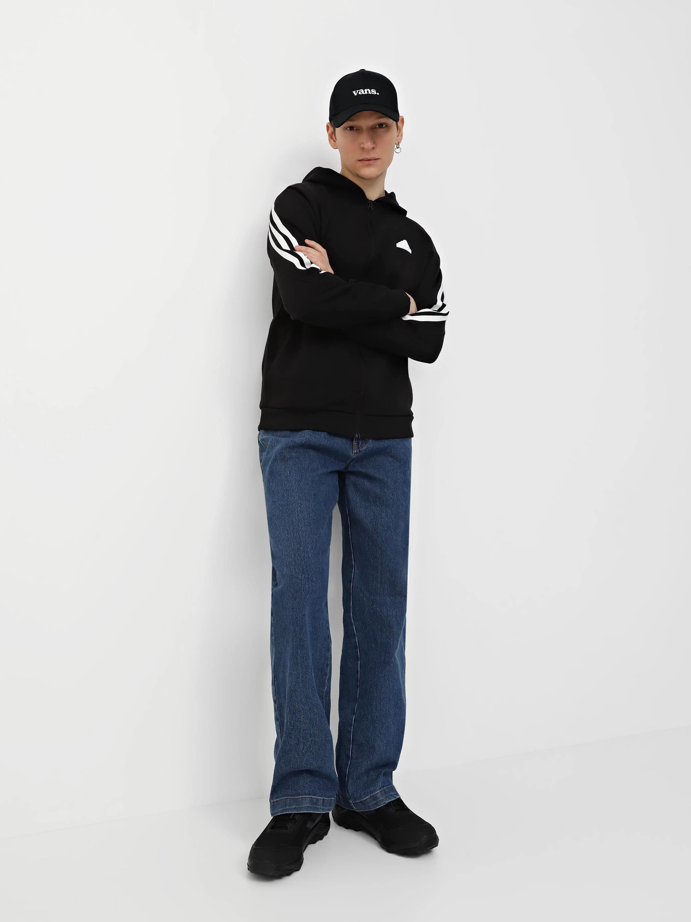 Худи и свитшоты Adidas FUTURE ICONS 3-STRIPES FULL ZI модель IR9159 Худи и свитшоты Adidas FUTURE ICONS 3-STRIPES FULL ZI модель IR9159 Фото