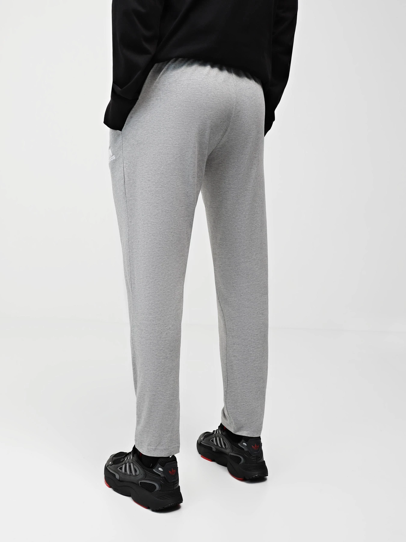 Брюки Adidas ESSENTIALS JERSEY TAPERED модель IC9411 Брюки Adidas ESSENTIALS JERSEY TAPERED модель IC9411 Фото