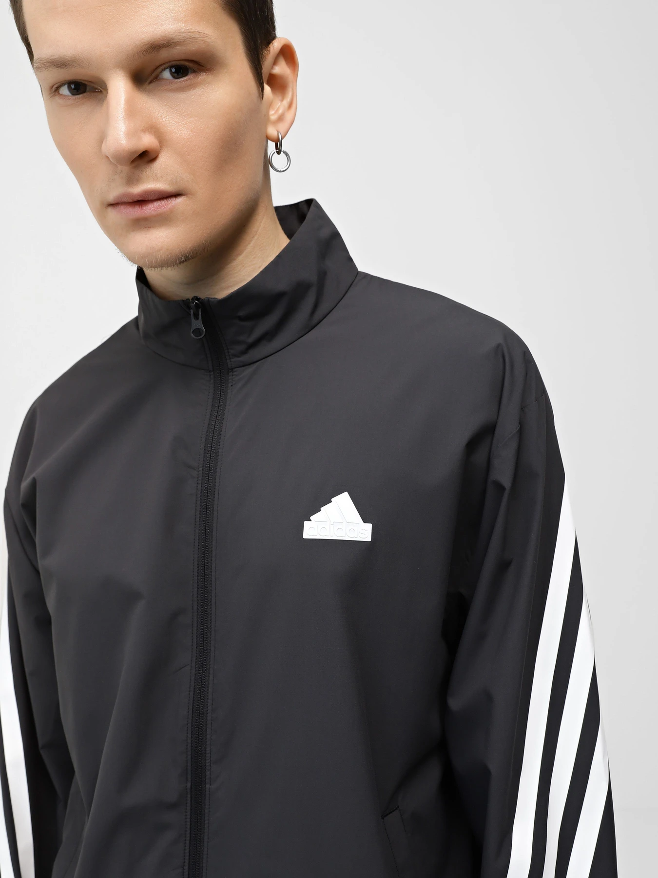 Худи и свитшоты Adidas FUTURE ICONS 3-STRIPES WOVEN модель IN3316 Худи и свитшоты Adidas FUTURE ICONS 3-STRIPES WOVEN модель IN3316 Фото