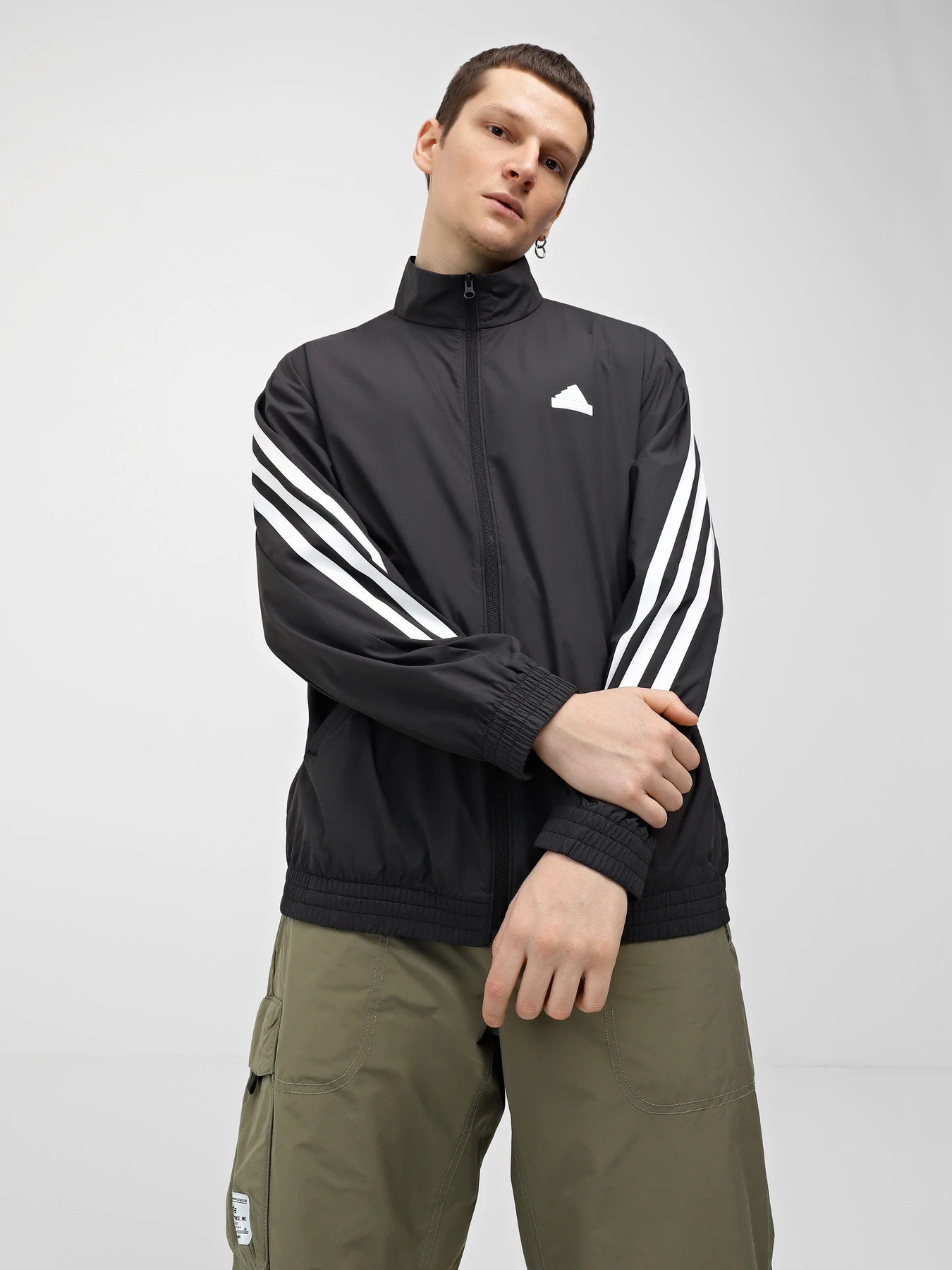 Худи и свитшоты Adidas FUTURE ICONS 3-STRIPES WOVEN модель IN3316 Худи и свитшоты Adidas FUTURE ICONS 3-STRIPES WOVEN модель IN3316 Фото