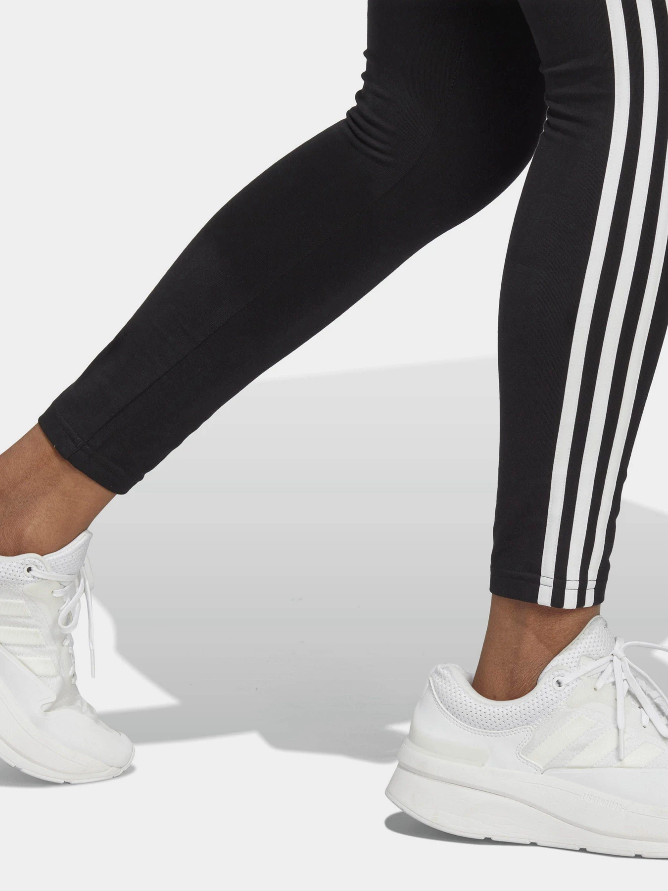 Штани Adidas ESSENTIALS 3-STRIPES HIGH-WAIS модель IC7151 Фото