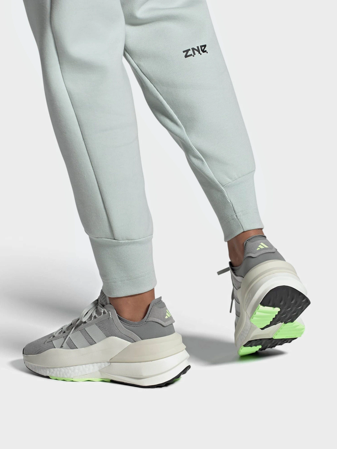 Кроссовки Adidas AVRYN_X модель IG1744 Фото