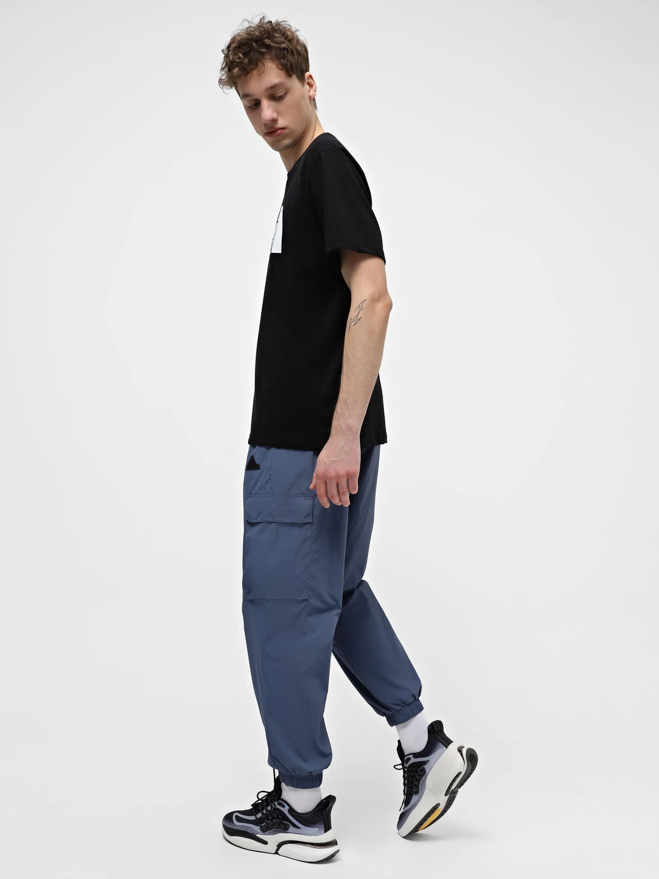 Кросівки Adidas ALPHABOOST V1 модель ID0316 Фото