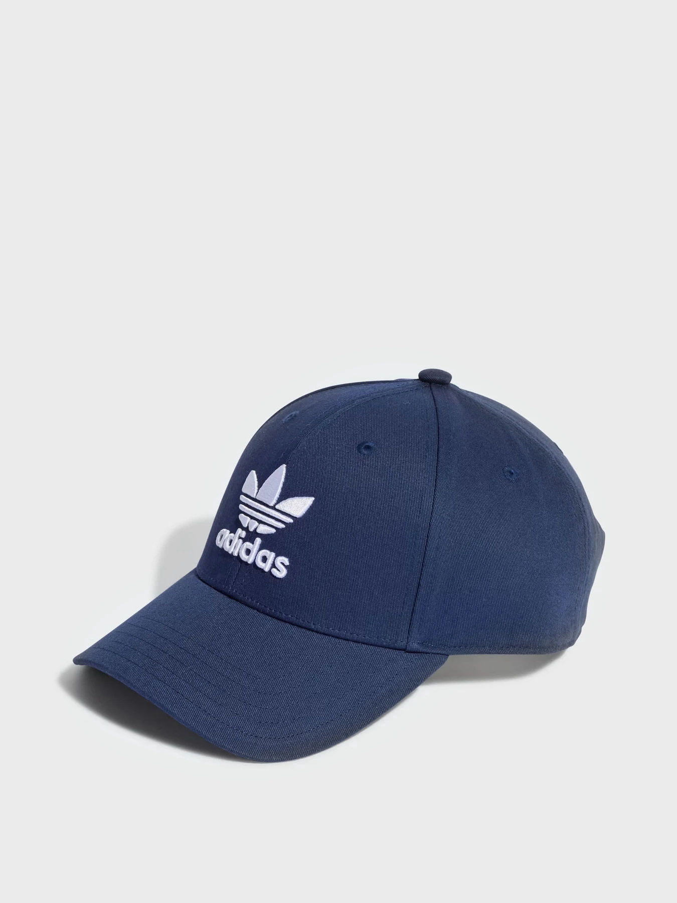 Шапки та кепки Adidas BASEB CLASS TRE модель IL4843 Шапки та кепки Adidas BASEB CLASS TRE модель IL4843 Фото