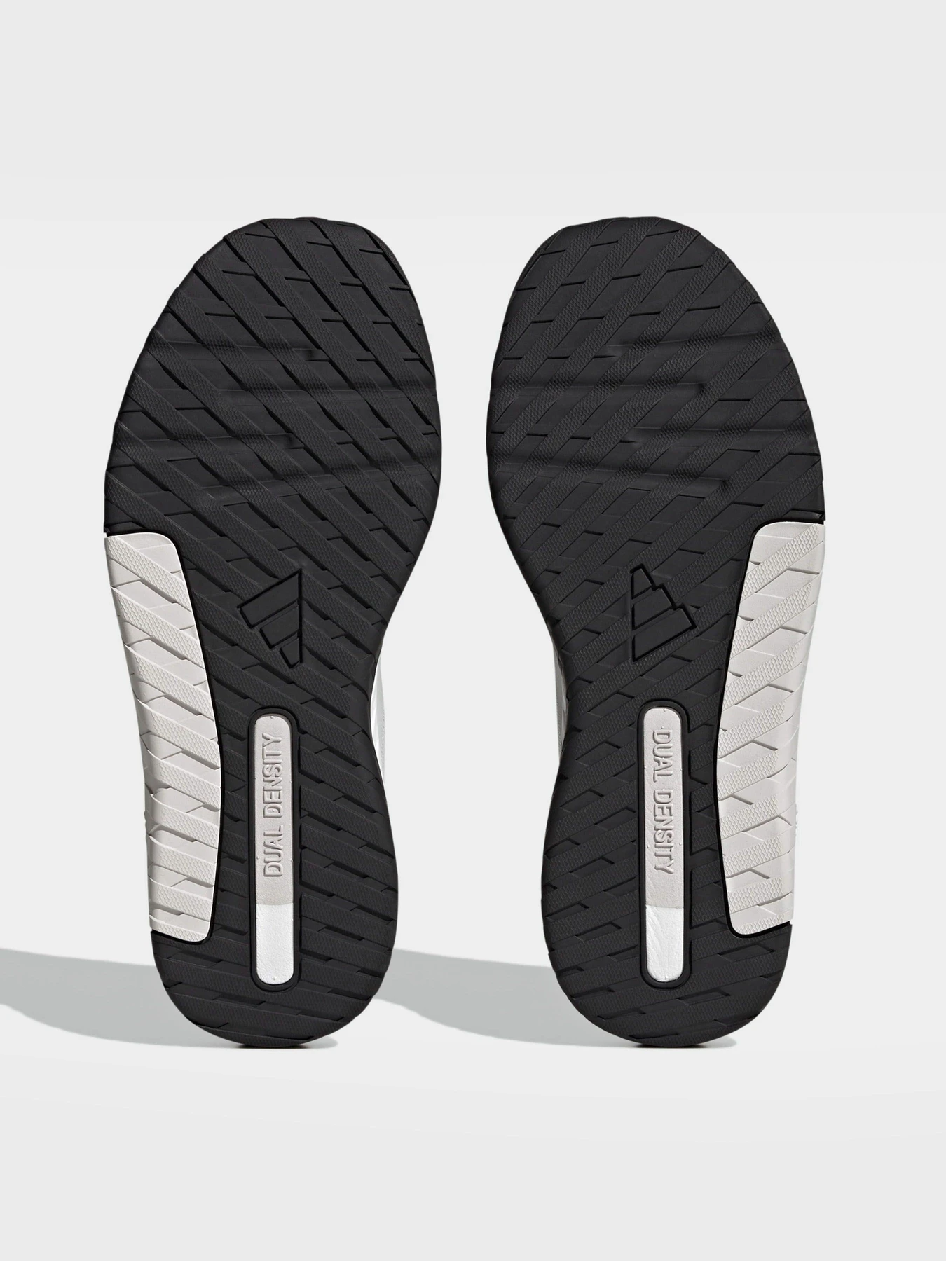 Кросівки Adidas EVERYSET TRAINER модель ID4990 Кросівки Adidas EVERYSET TRAINER модель ID4990 Фото