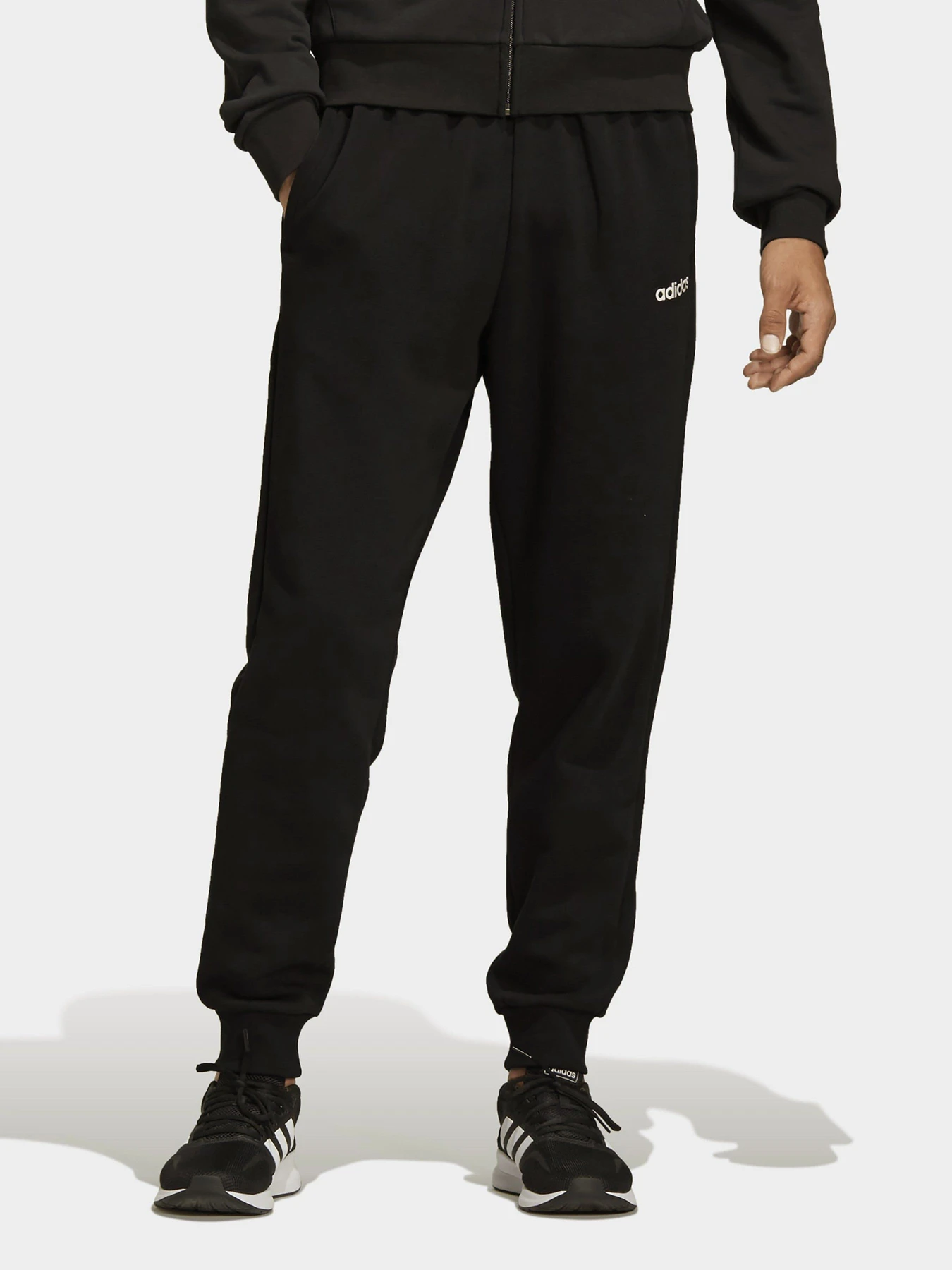 Брюки Adidas ESSENTIALS модель DU0372 Брюки Adidas ESSENTIALS модель DU0372 Фото