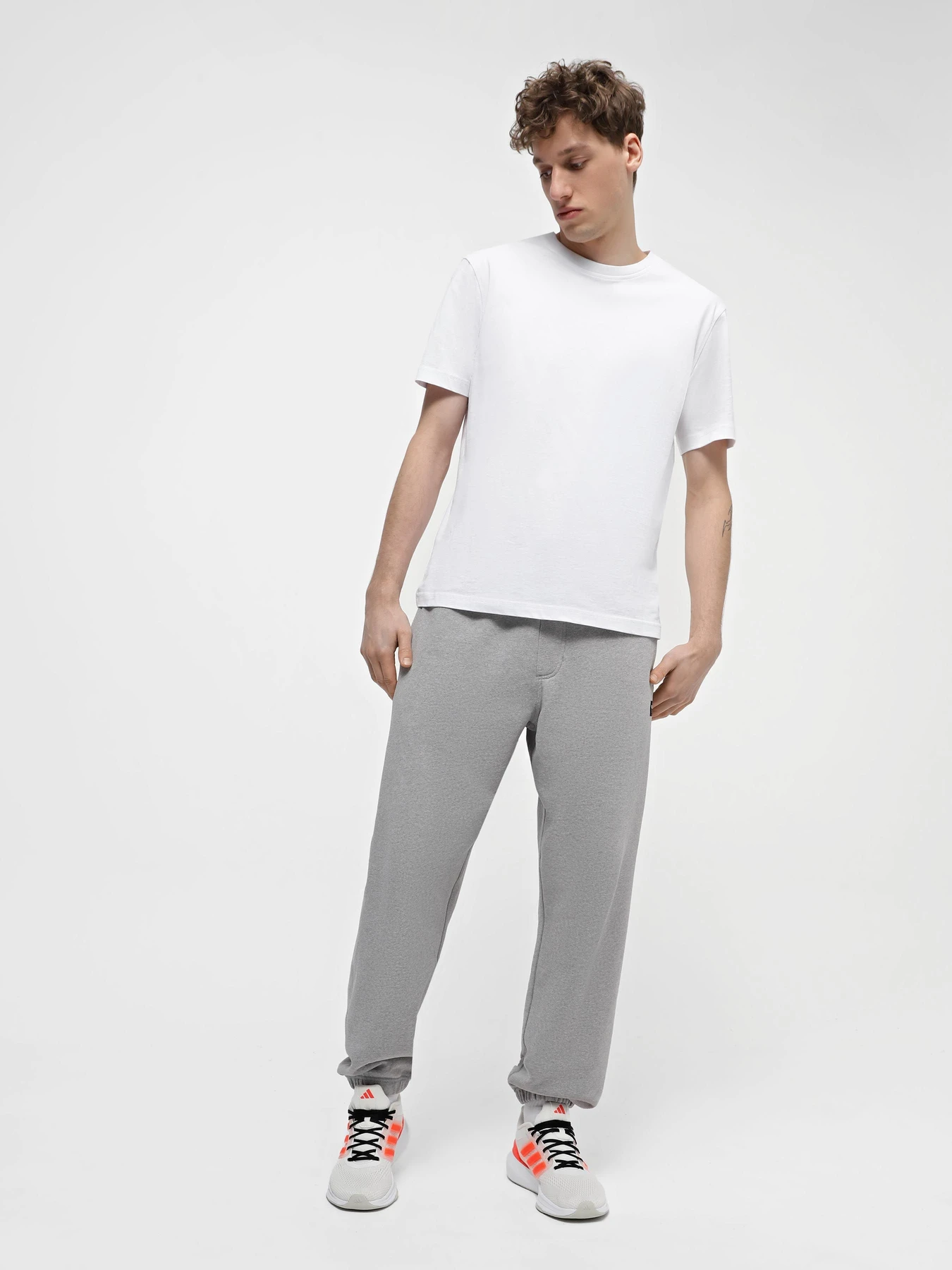 Кросівки Adidas ULTRABOUNCE модель IE0715 Фото