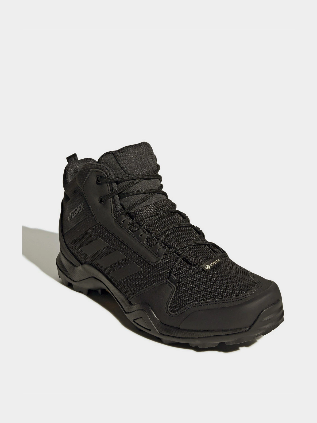 Ботинки и сапоги Adidas TERREX AX3 MID GORE-TEX модель BC0466 Фото