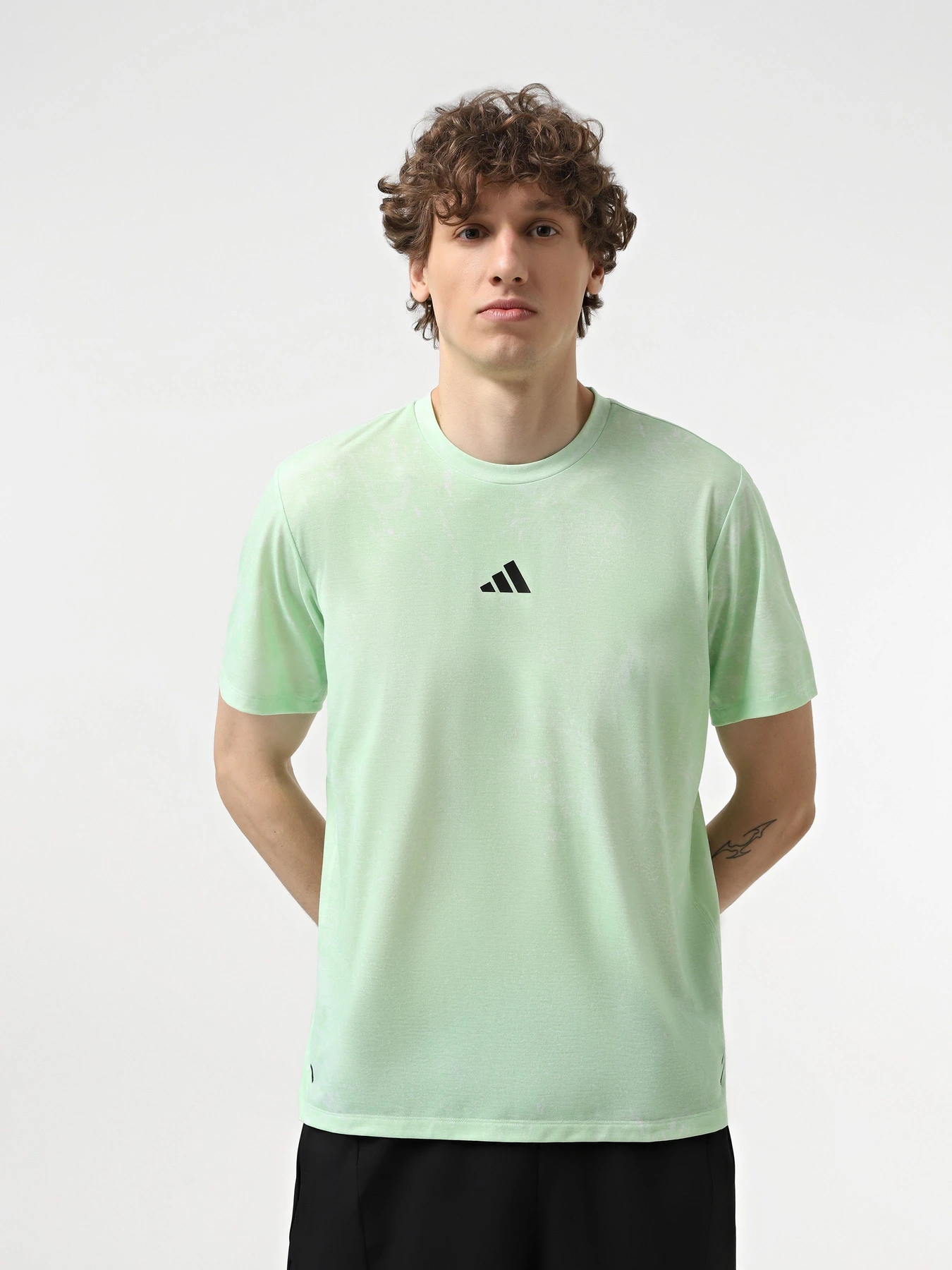 Футболки и поло Adidas WO POW модель IS3801 Футболки и поло Adidas WO POW модель IS3801 Фото