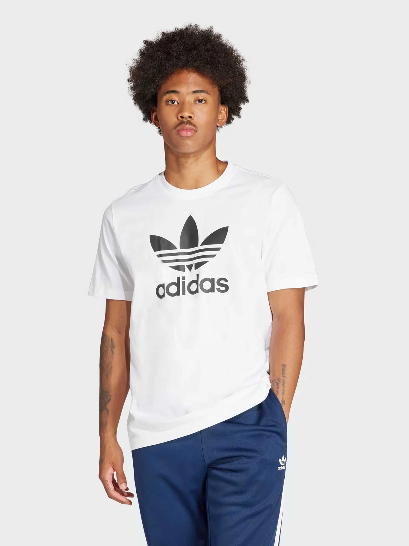 Футболки и поло Adidas TREFOIL модель IV5353 Футболки и поло Adidas TREFOIL модель IV5353 Фото