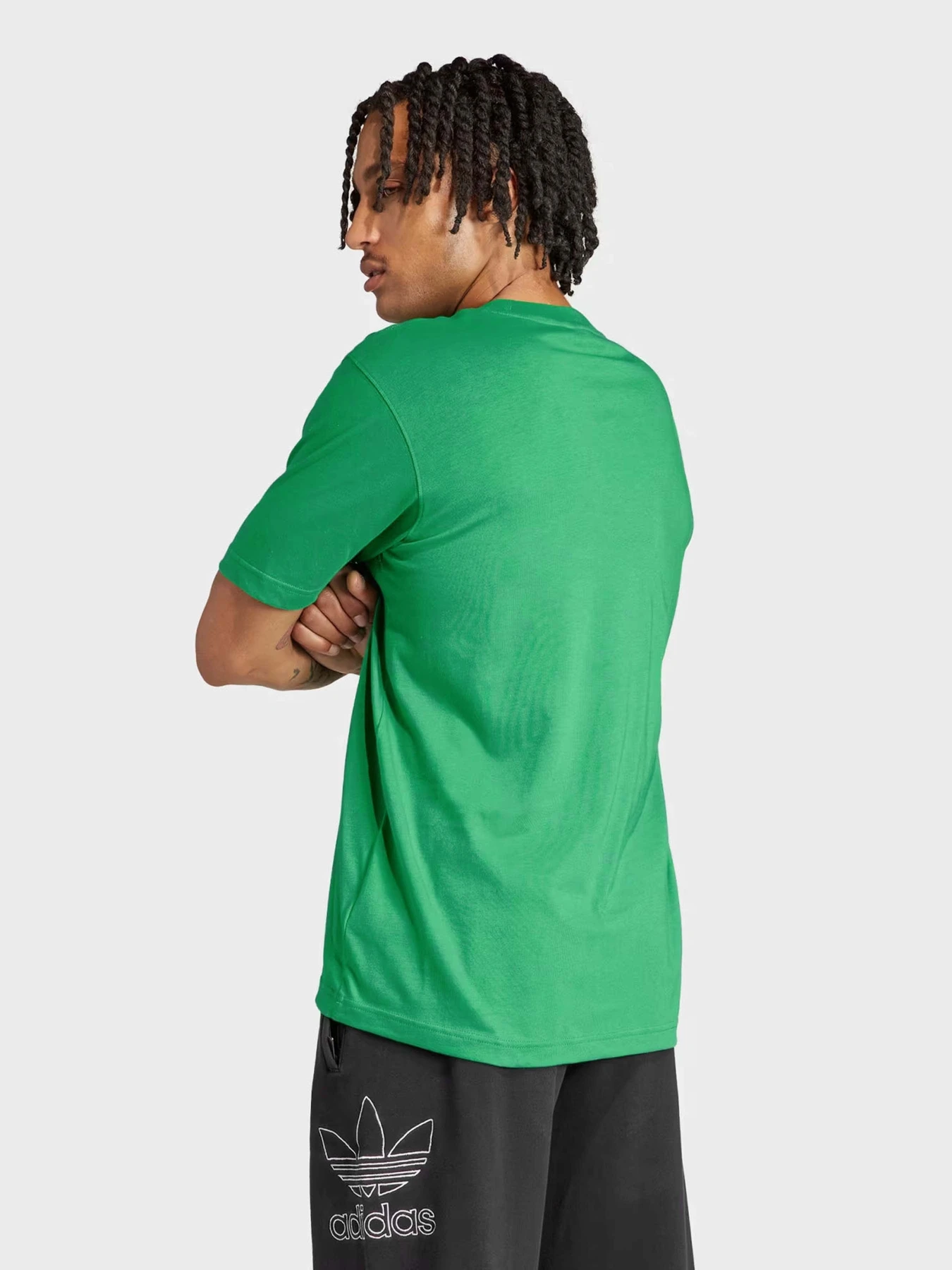 Футболки и поло Adidas ADICOLOR TREFOIL модель IR8012 Футболки и поло Adidas ADICOLOR TREFOIL модель IR8012 Фото