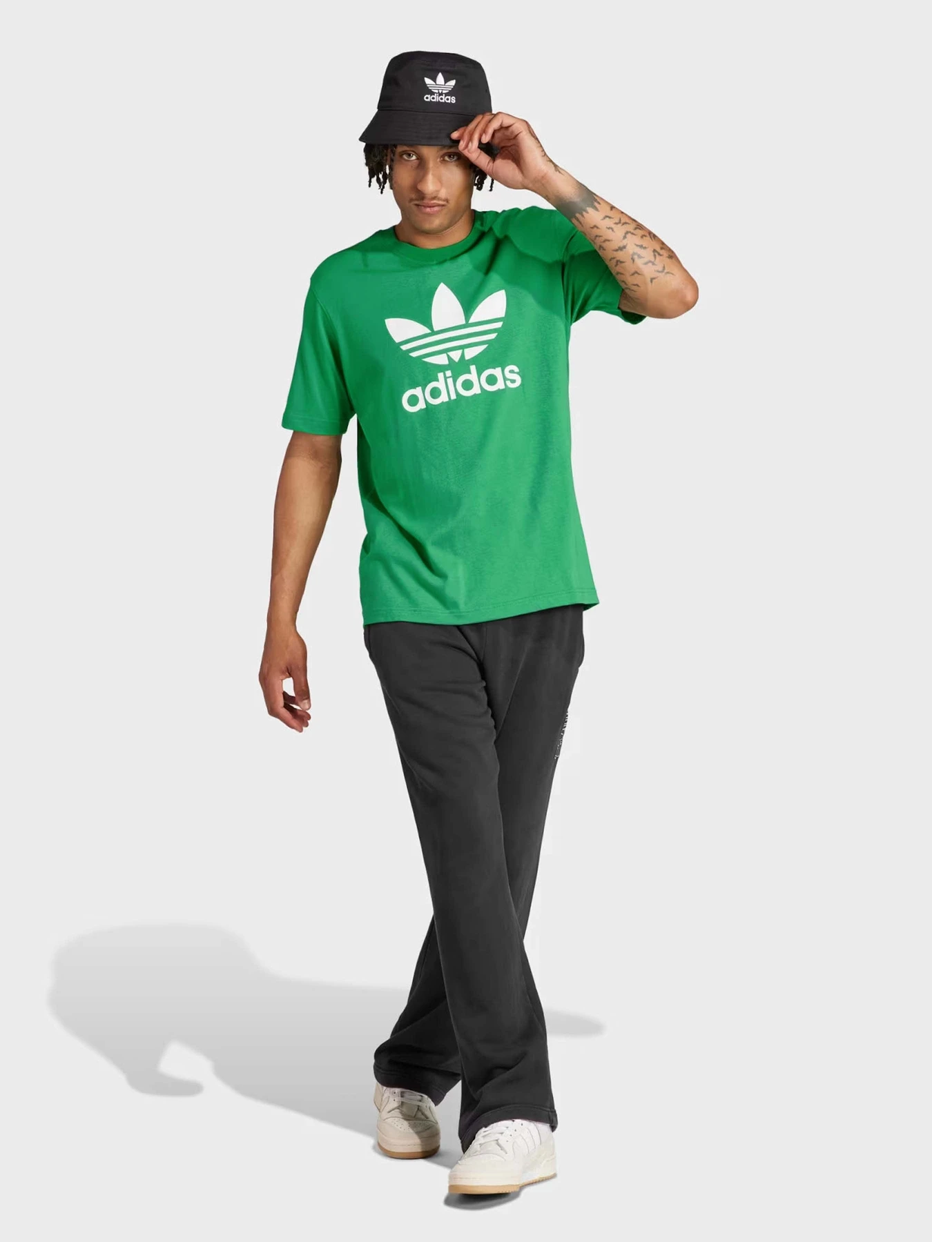Футболки и поло Adidas ADICOLOR TREFOIL модель IR8012 Футболки и поло Adidas ADICOLOR TREFOIL модель IR8012 Фото