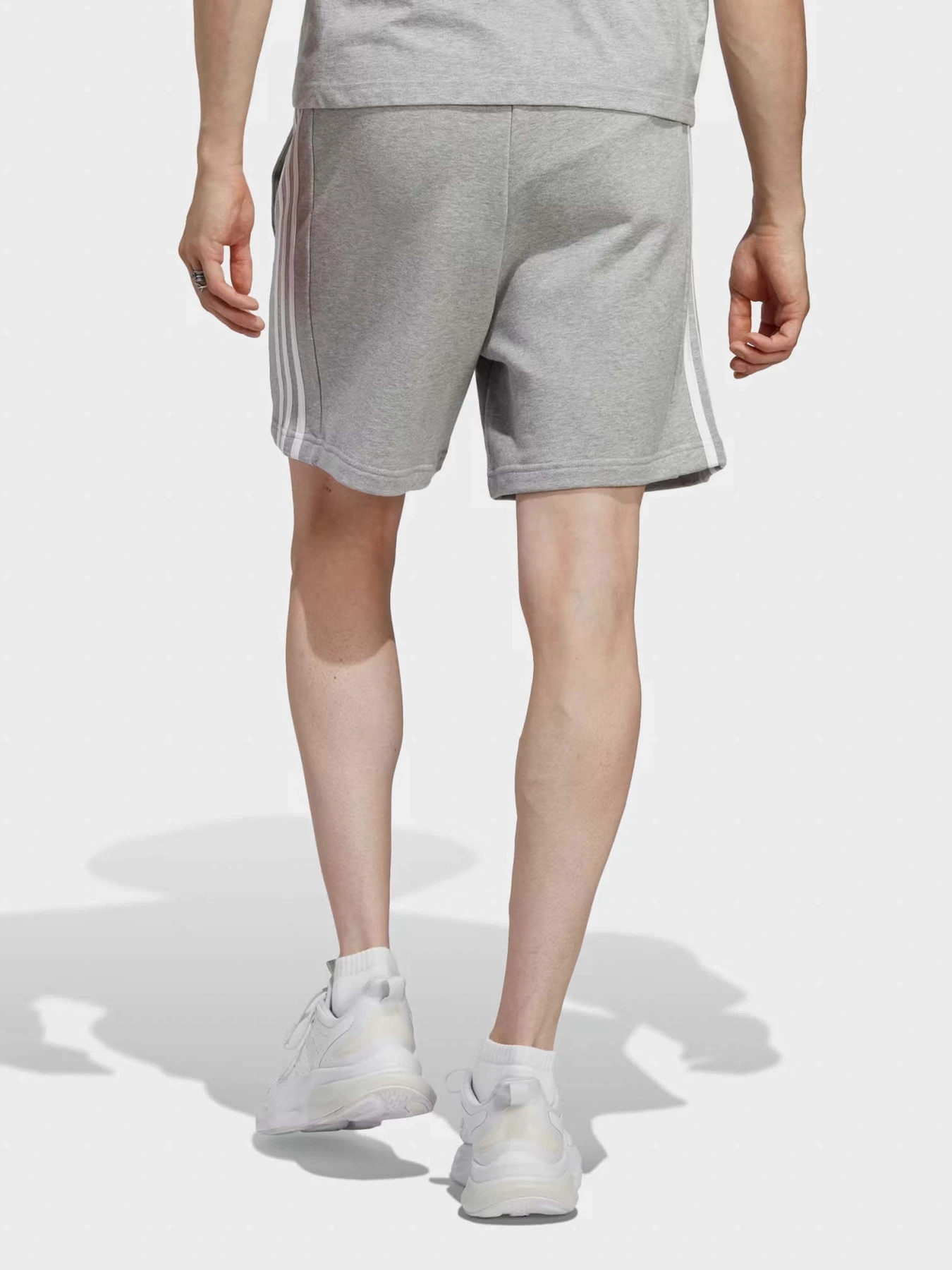 Шорты Adidas ESSENTIALS 3-STRIPES модель IC9437 Шорты Adidas ESSENTIALS 3-STRIPES модель IC9437 Фото